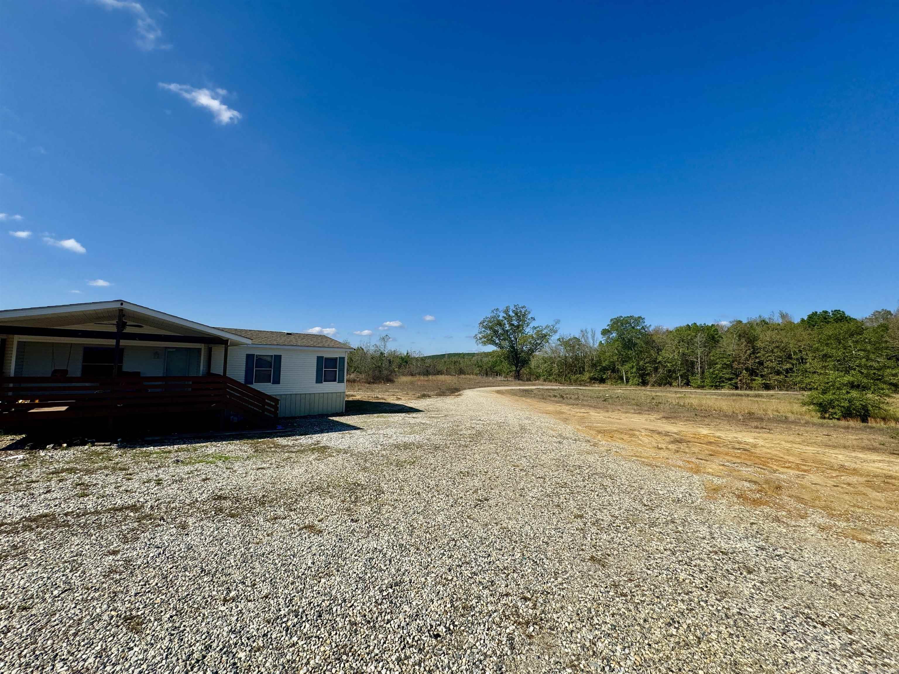 987  Walker  Amity, AR