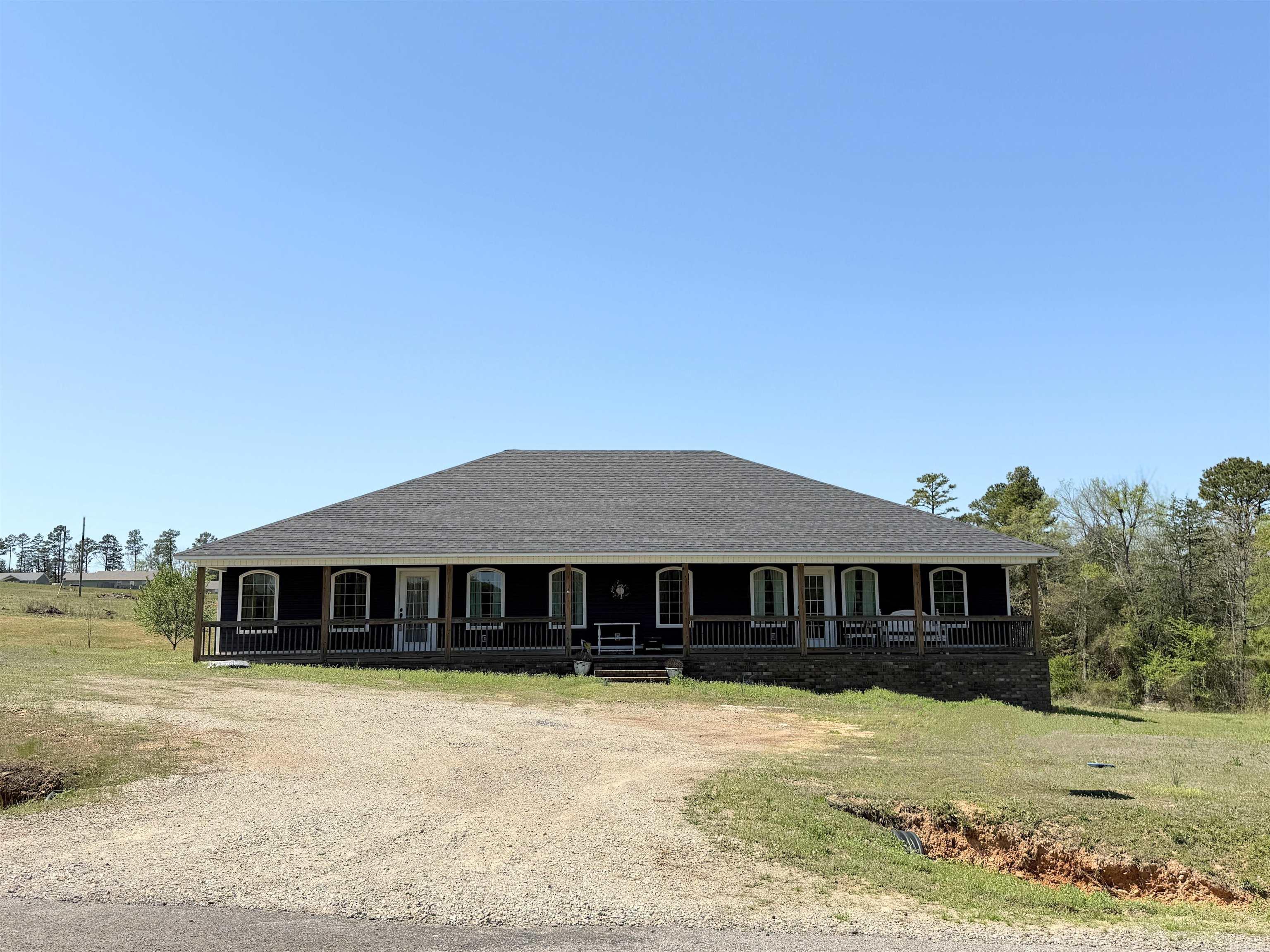 1364  CR 3561  Clarksville, AR