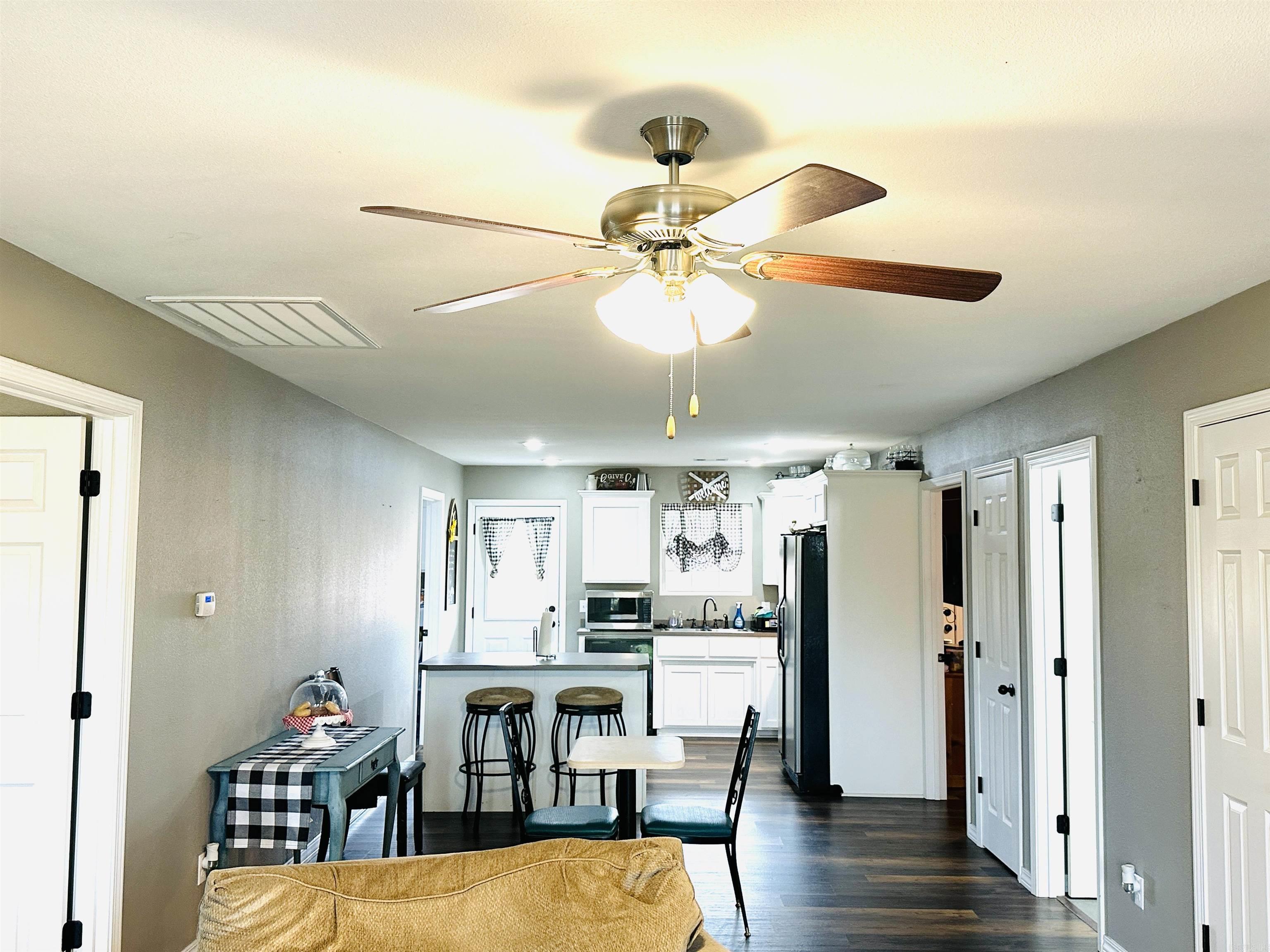 1364  CR 3561  Clarksville, AR