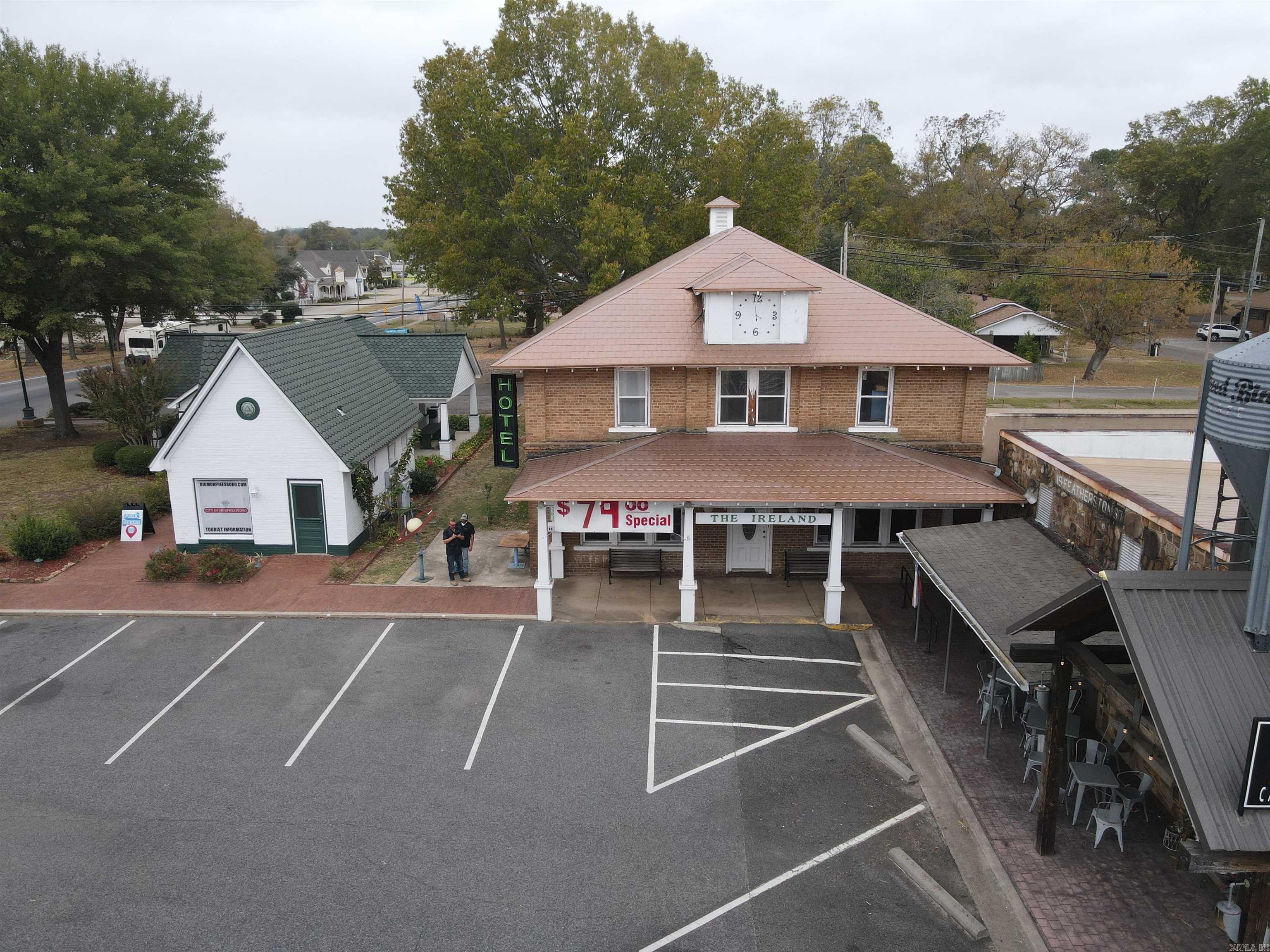 69  Courthouse  Murfreesboro, AR