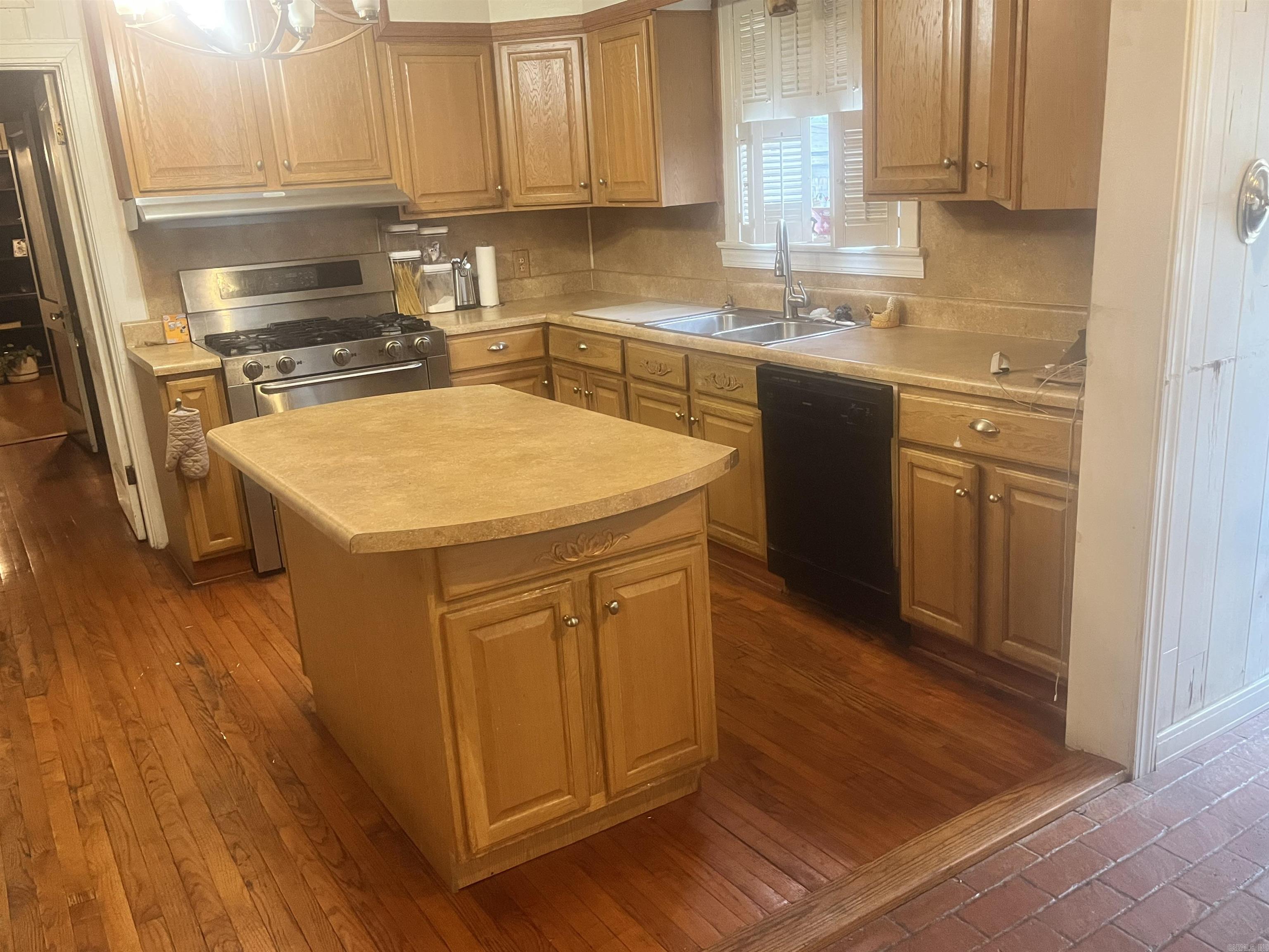 1215  Beech  Pine Bluff, AR