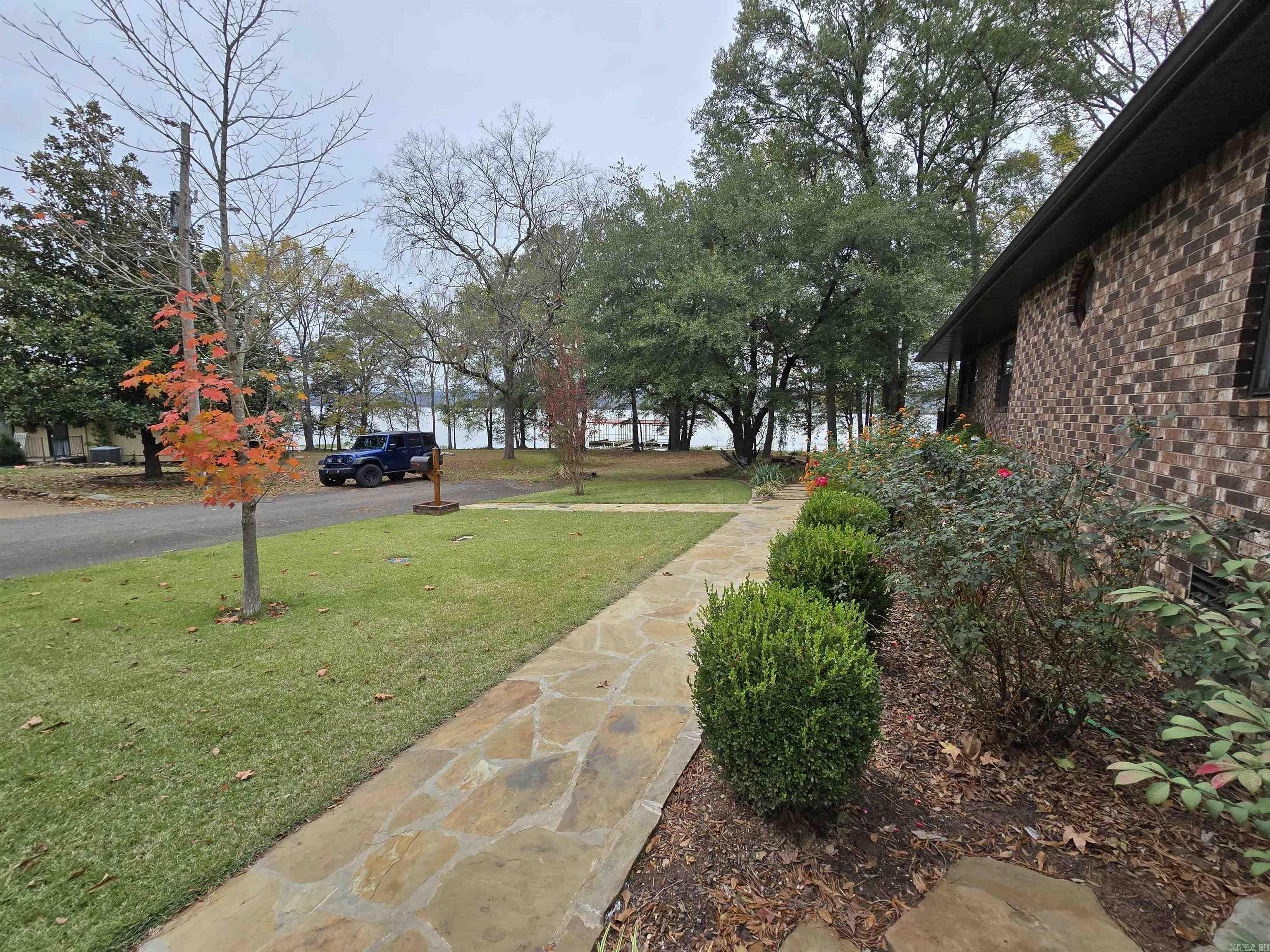 112  Lake Shore  Russellville, AR