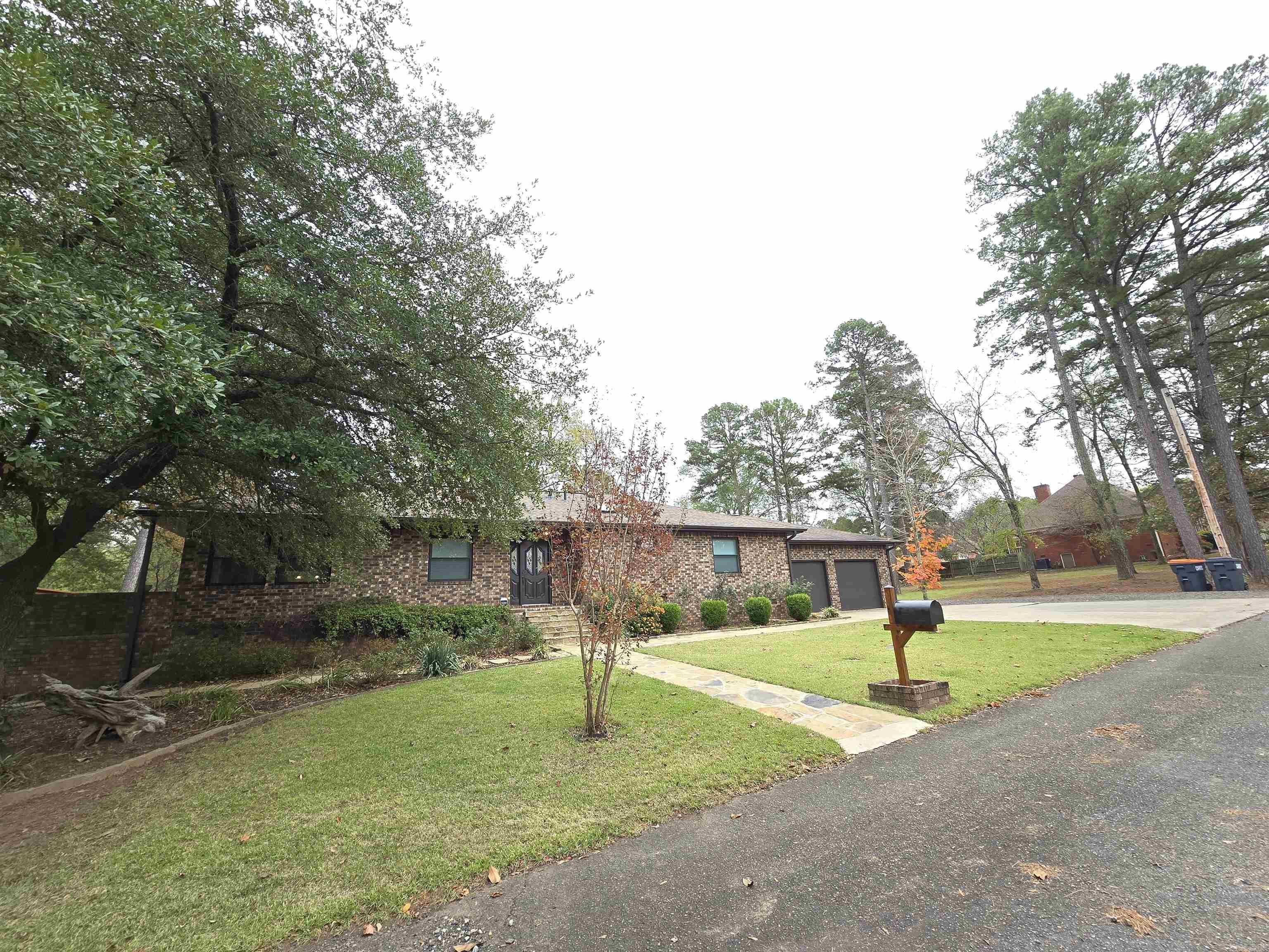 112  Lake Shore  Russellville, AR