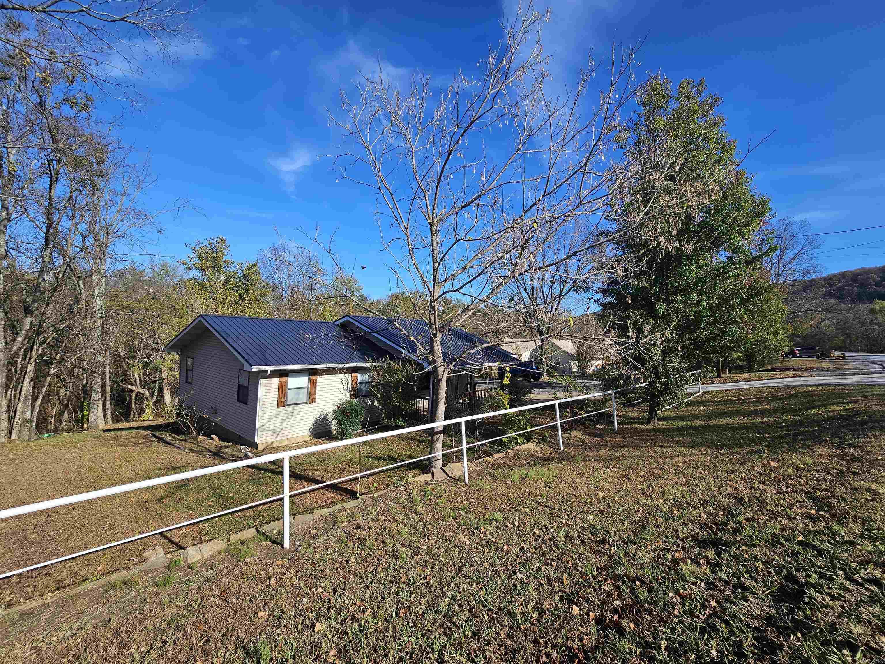 211 N 27 Highway Marshall, AR 72650