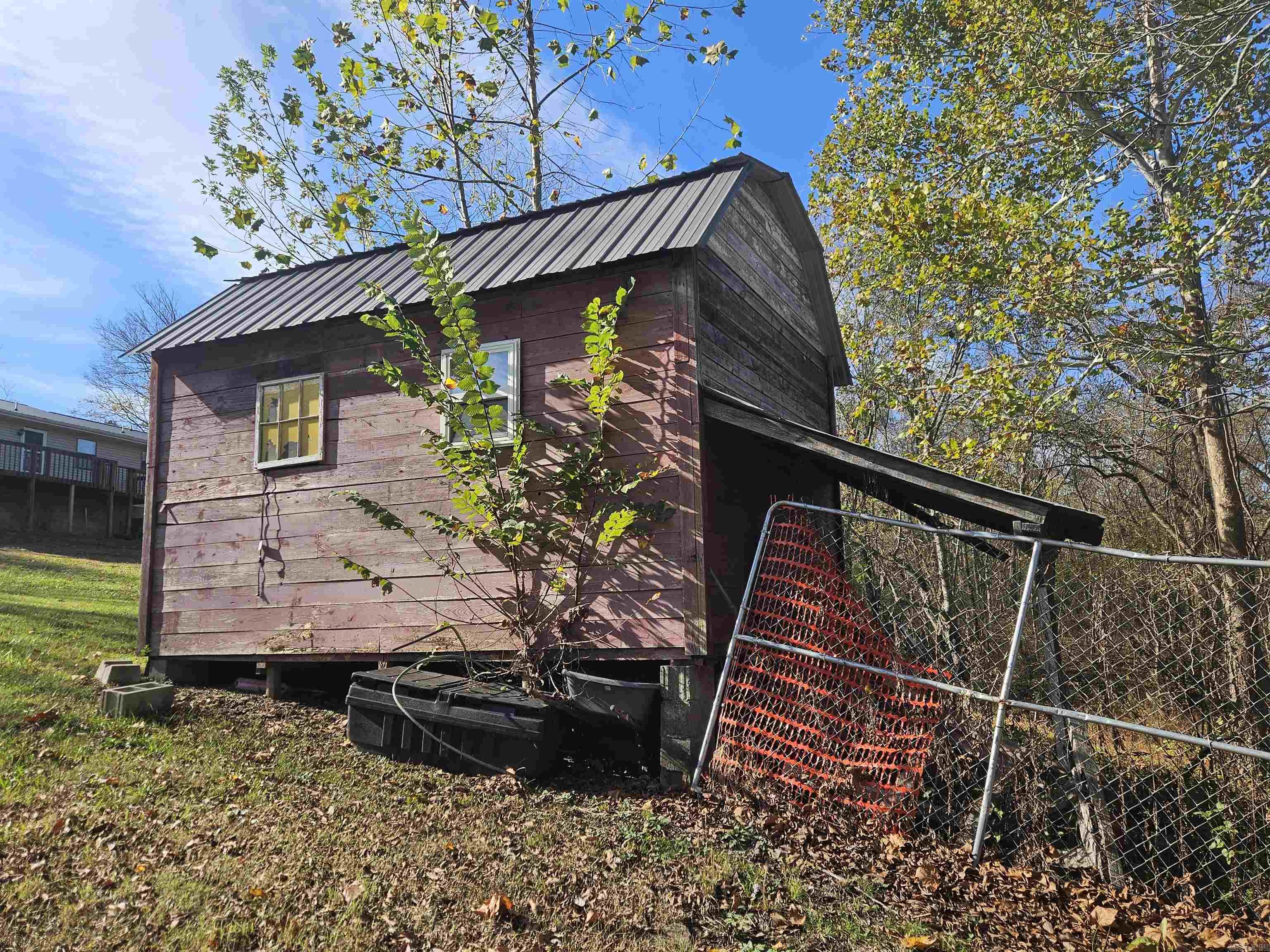 211 N 27 Highway Marshall, AR 72650