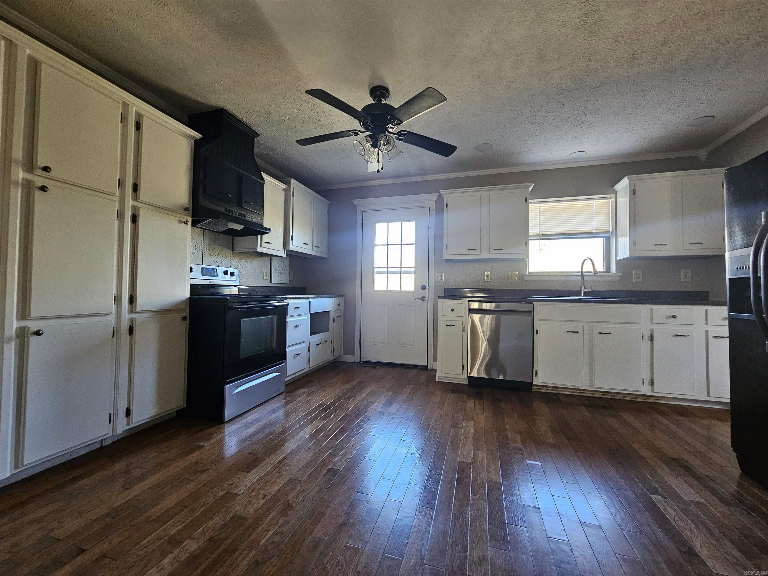 211 N 27 Highway Marshall, AR 72650