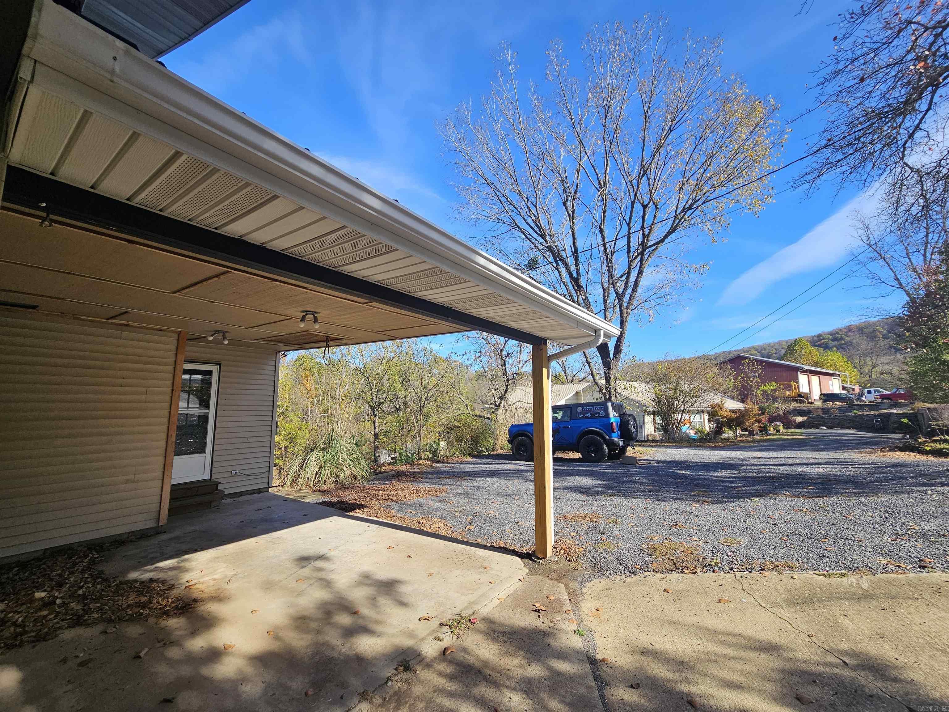 211 N 27 Highway Marshall, AR 72650
