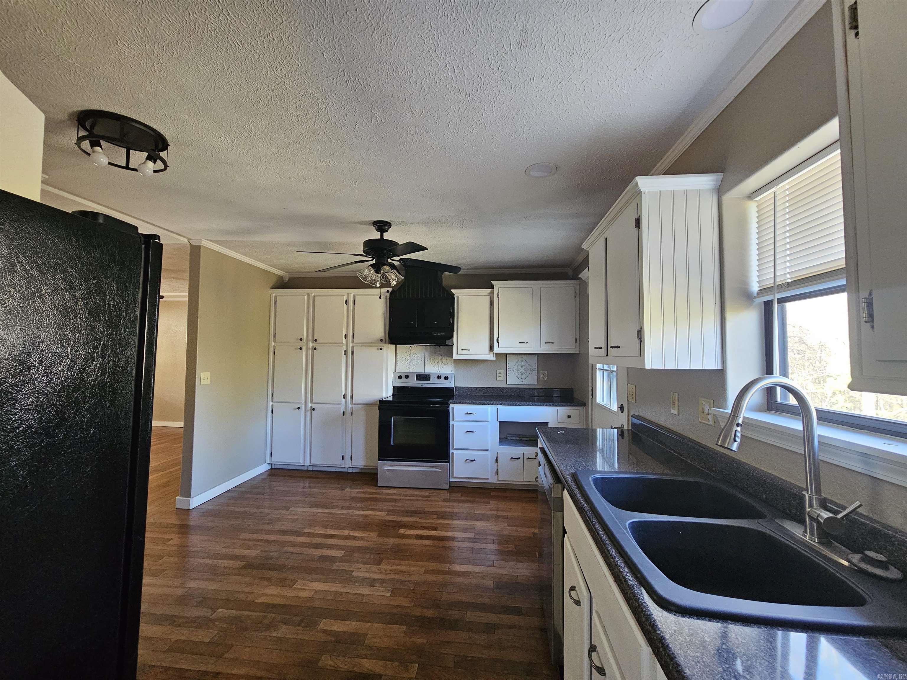 211 N 27 Highway Marshall, AR 72650