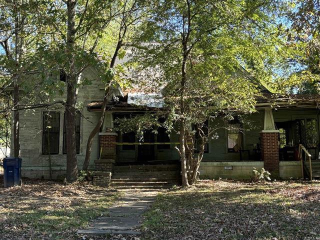 121 NW Cleveland  Camden, AR