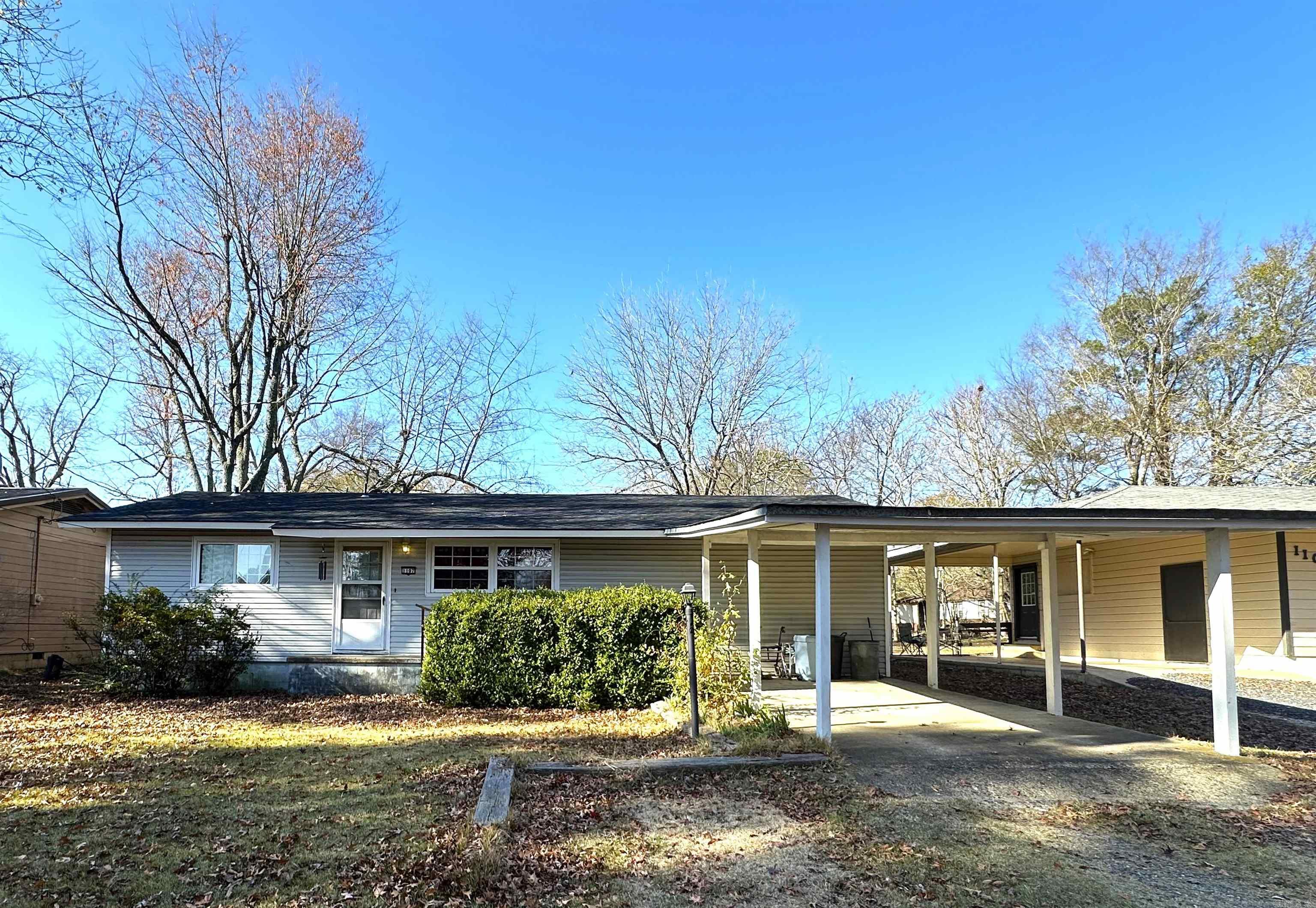 1107  Glenaire St  Mena, AR