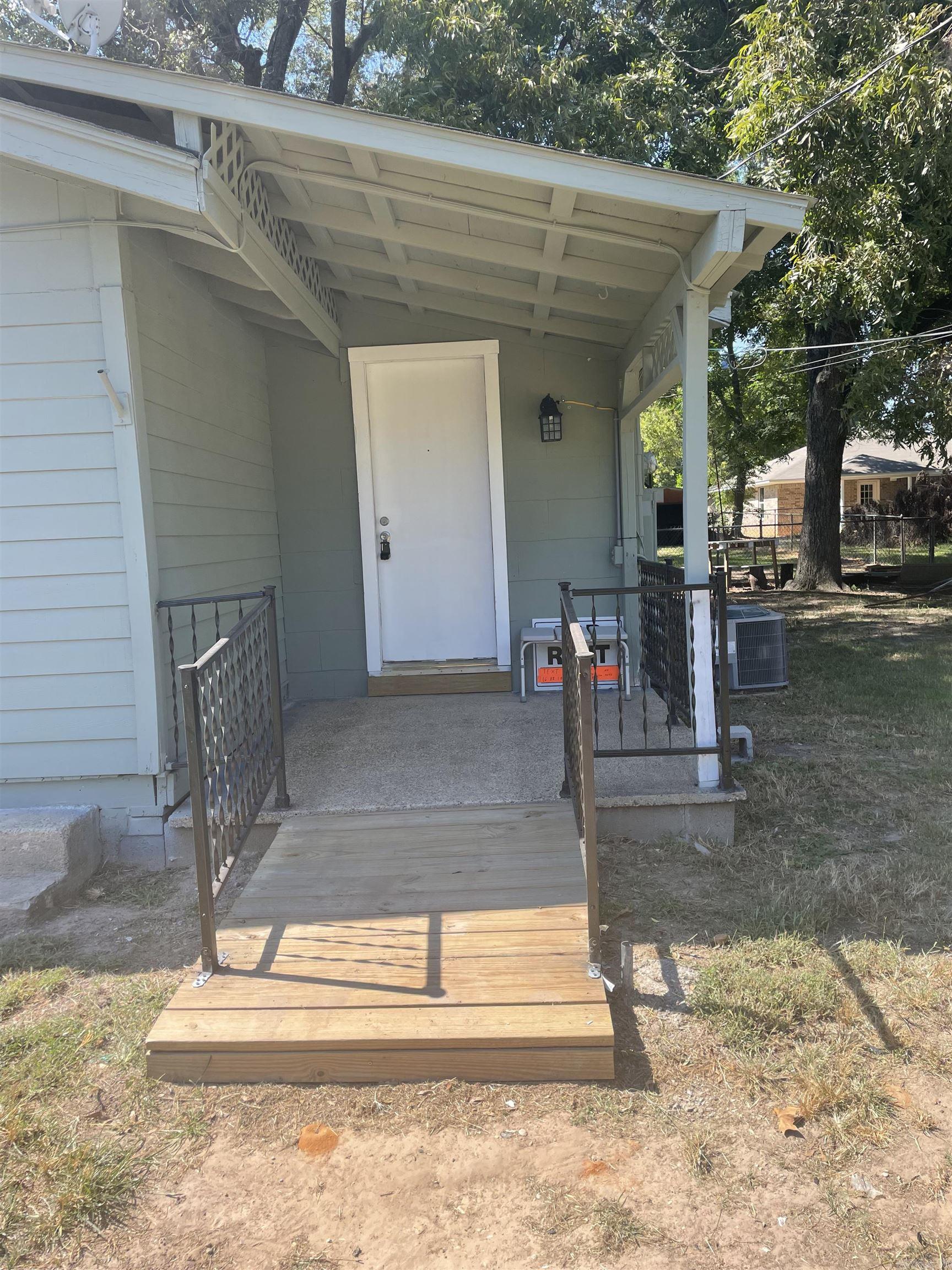 212-214  Crestview St.  Texarkana, TX