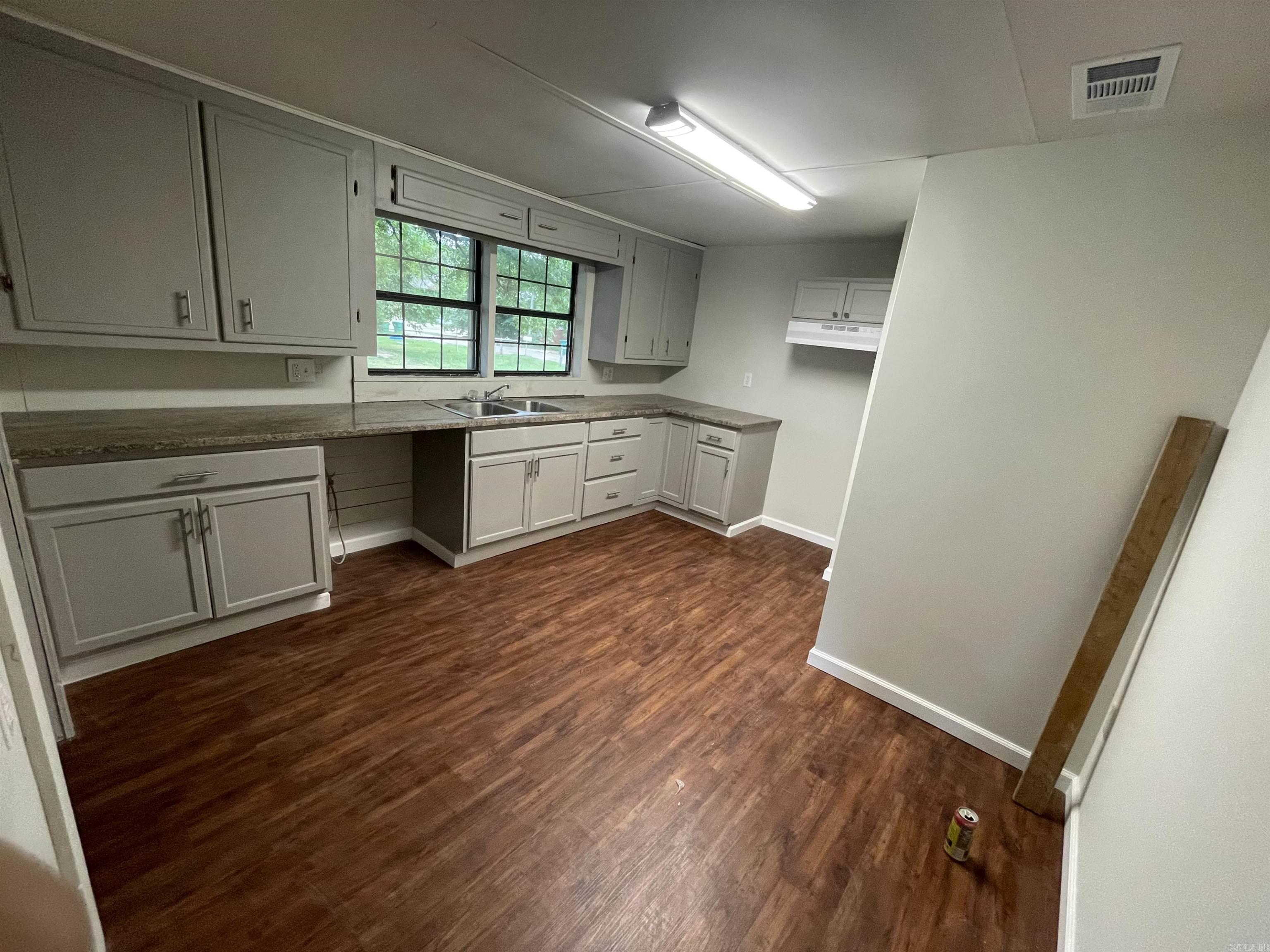 212-214  Crestview St.  Texarkana, TX