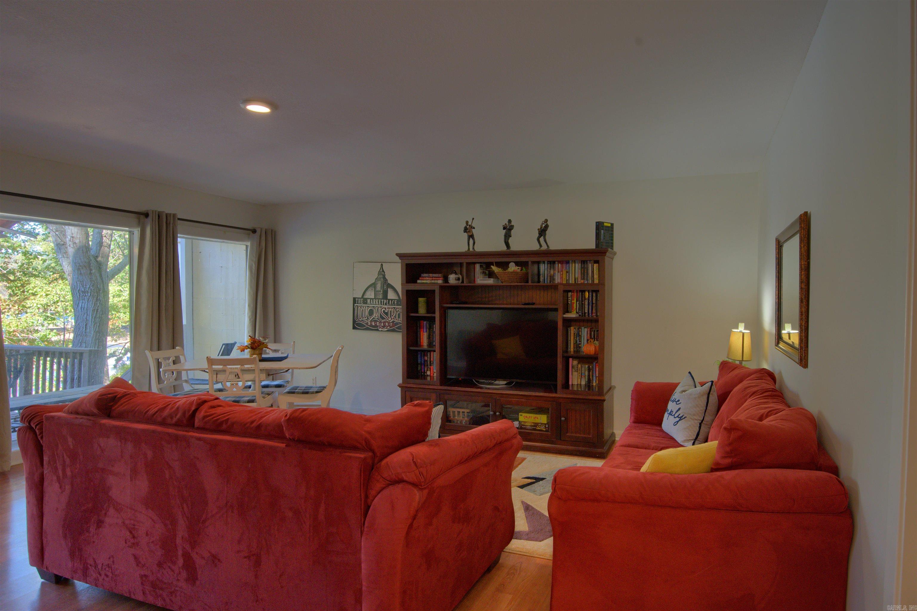 4  Calanas  Hot Springs Village, AR