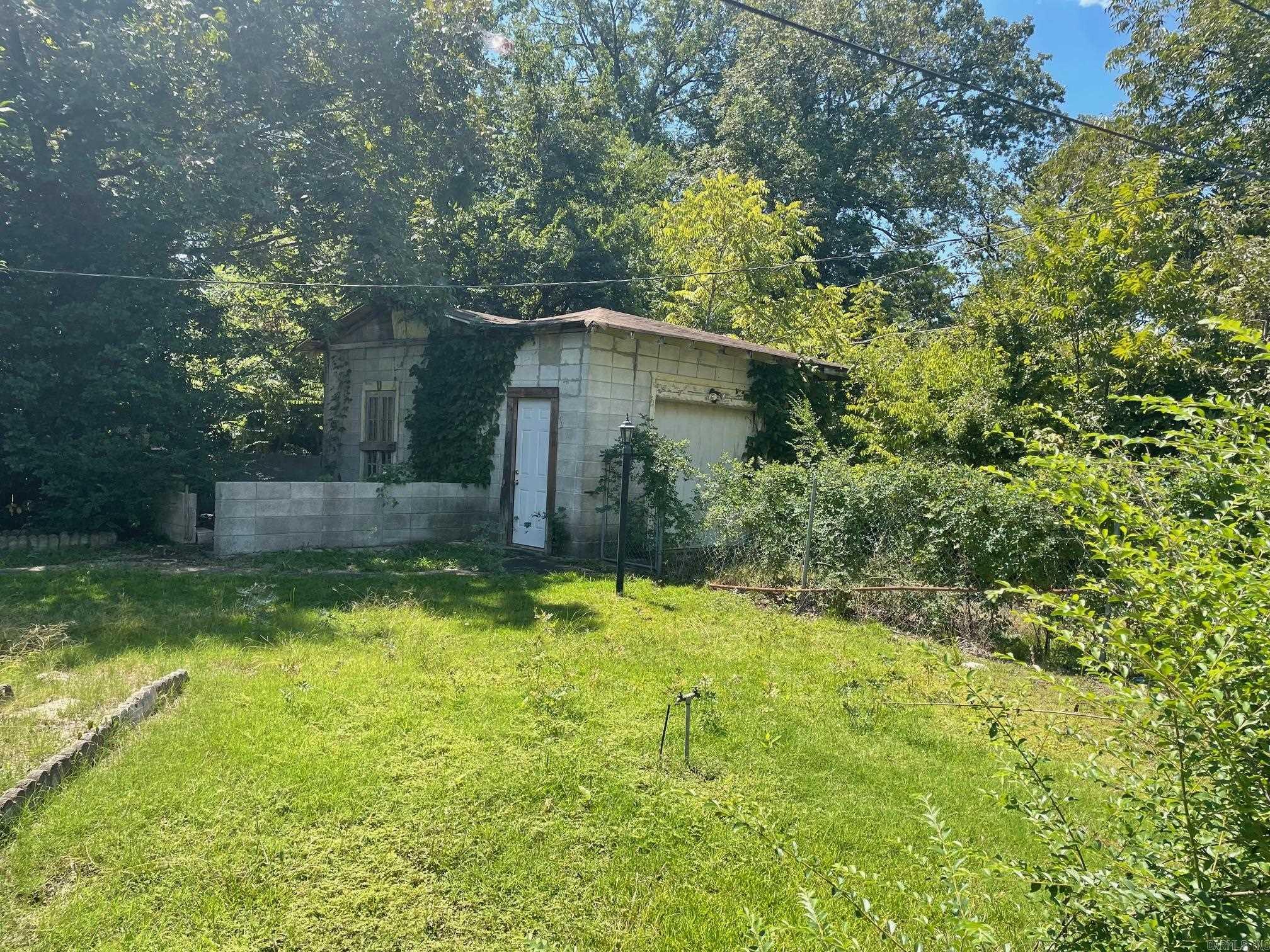 1700 S Laurel St  Pine Bluff, AR