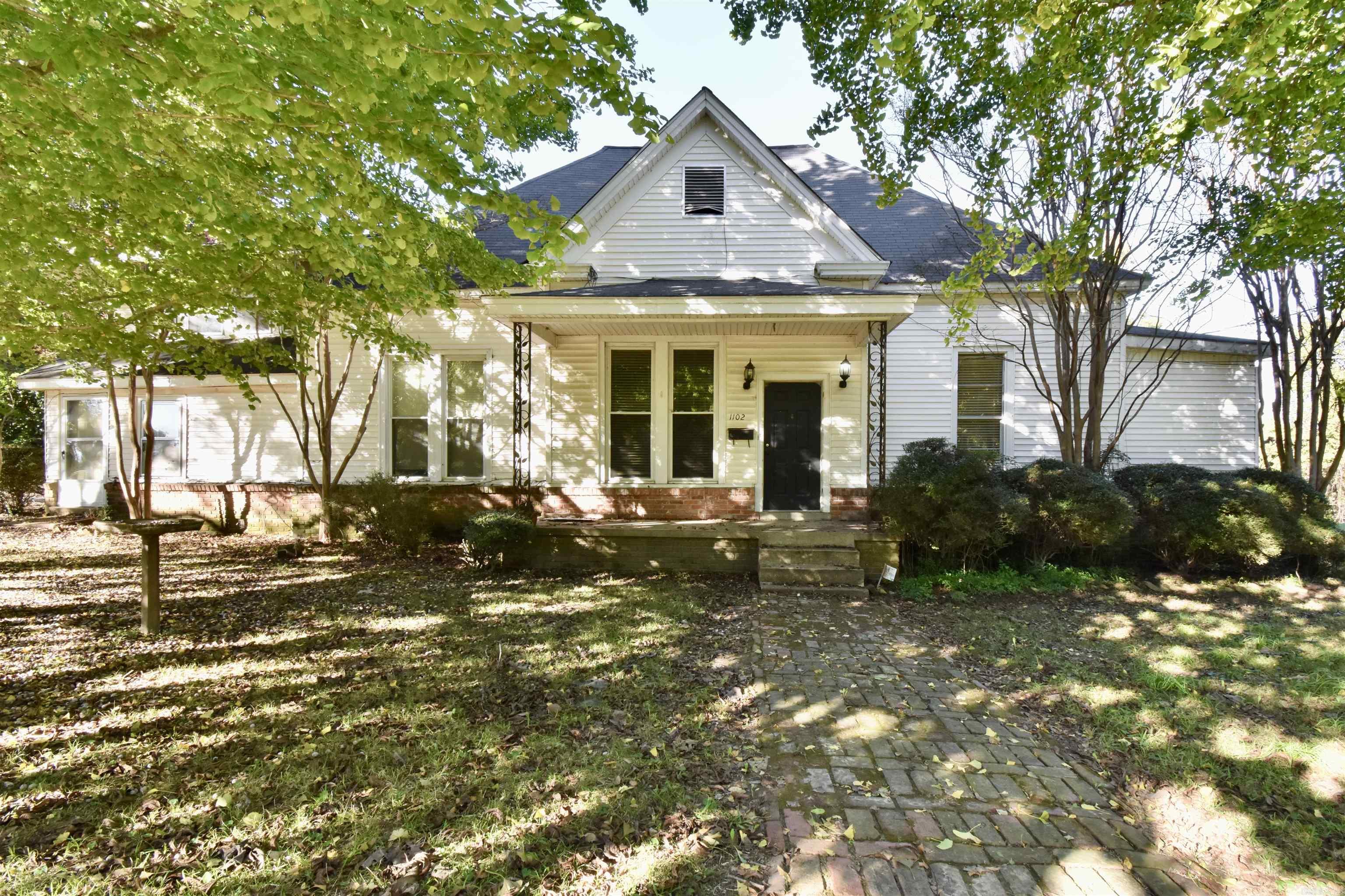 1102  Walker  Helena, AR