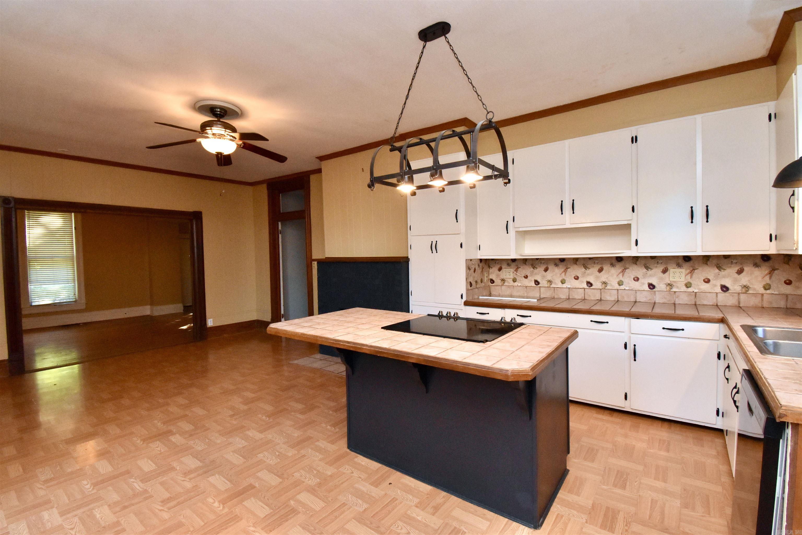 1102  Walker  Helena, AR
