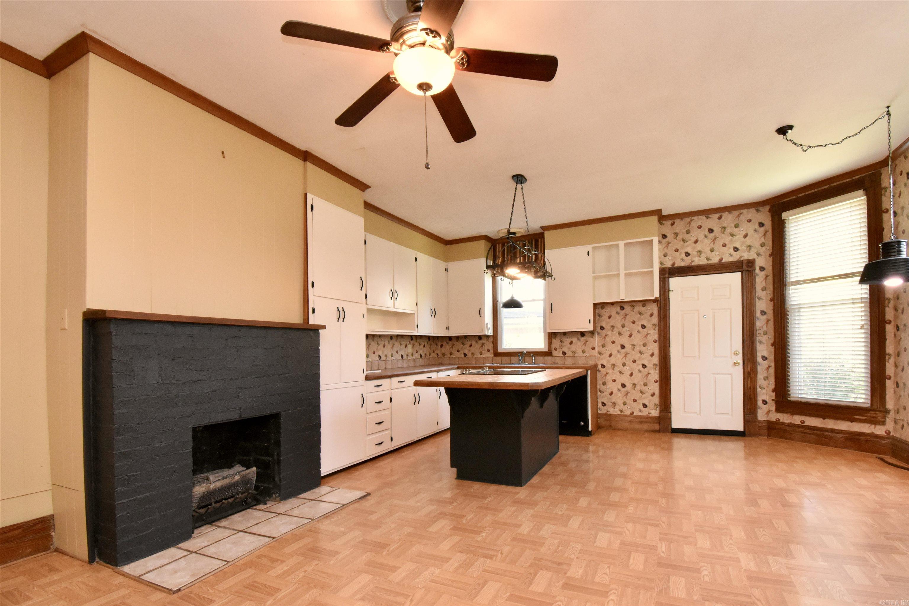 1102  Walker  Helena, AR