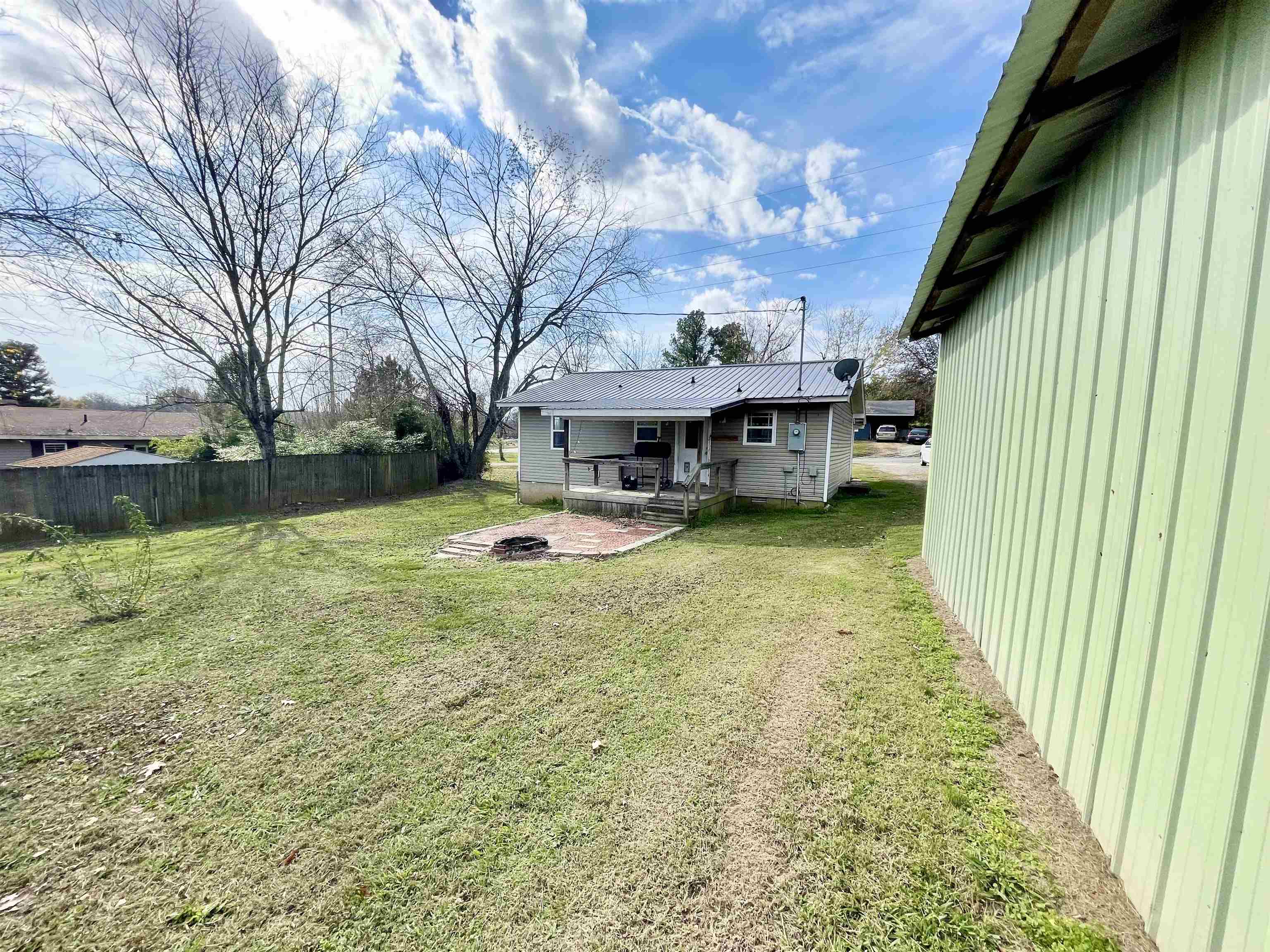 109  Roberts  Salem, AR