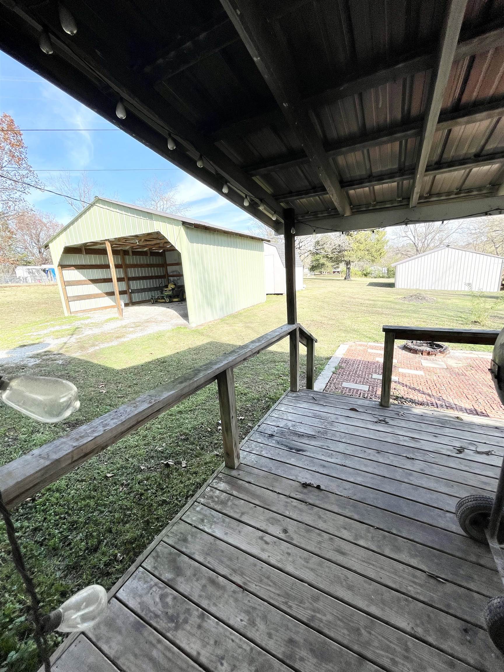 109  Roberts  Salem, AR