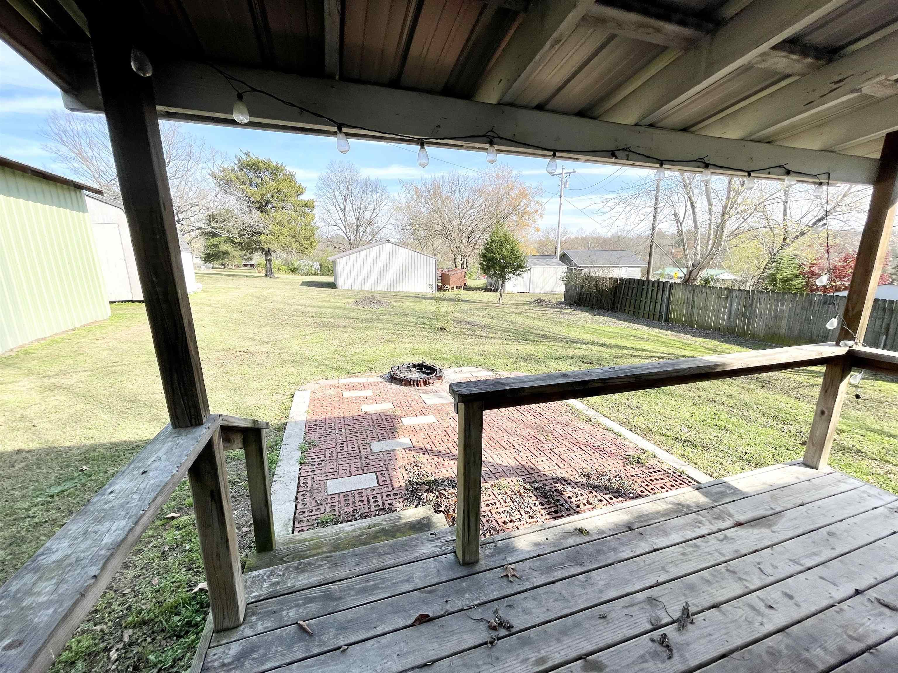 109  Roberts  Salem, AR