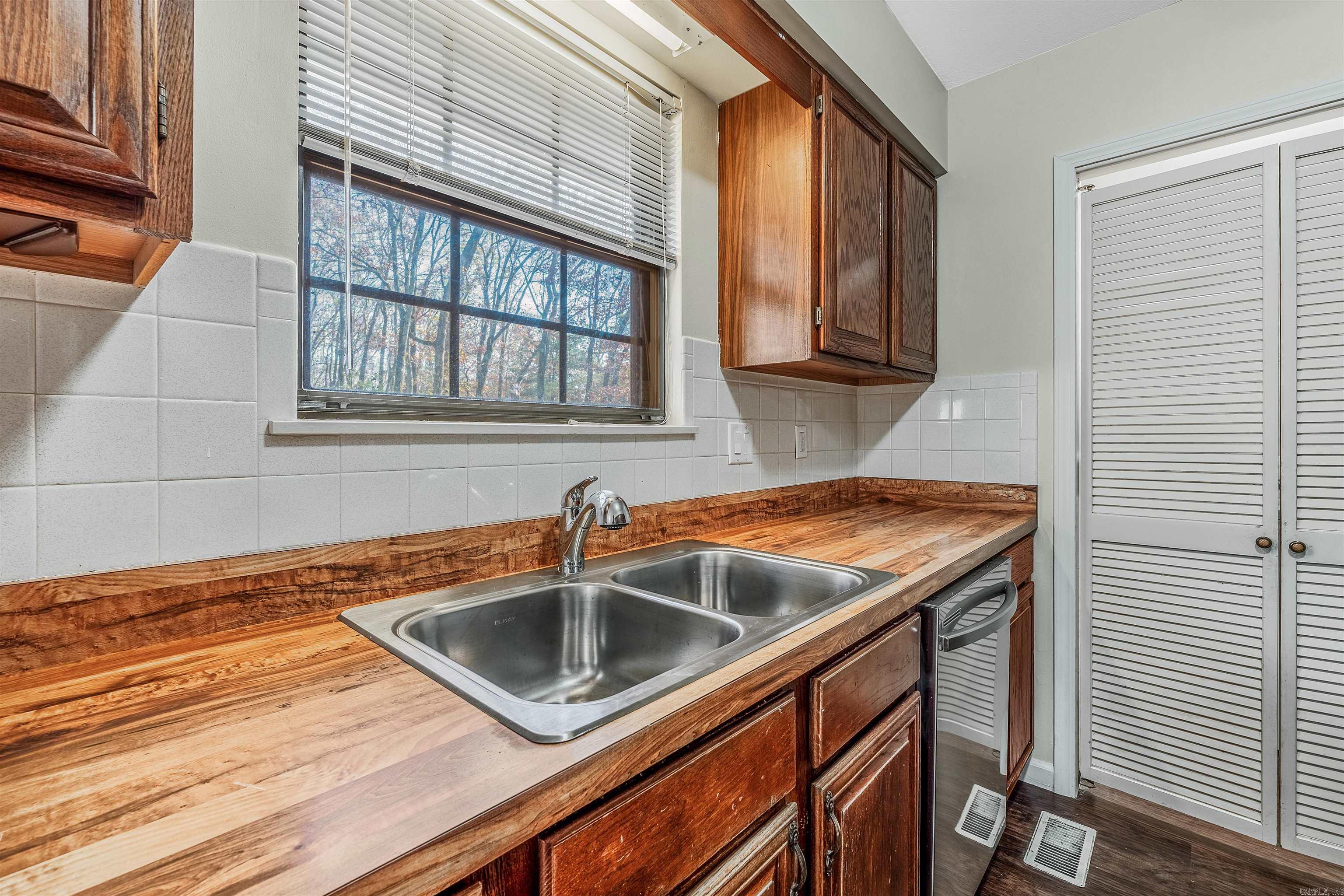 426  Woodlawn  Fairfield Bay, AR