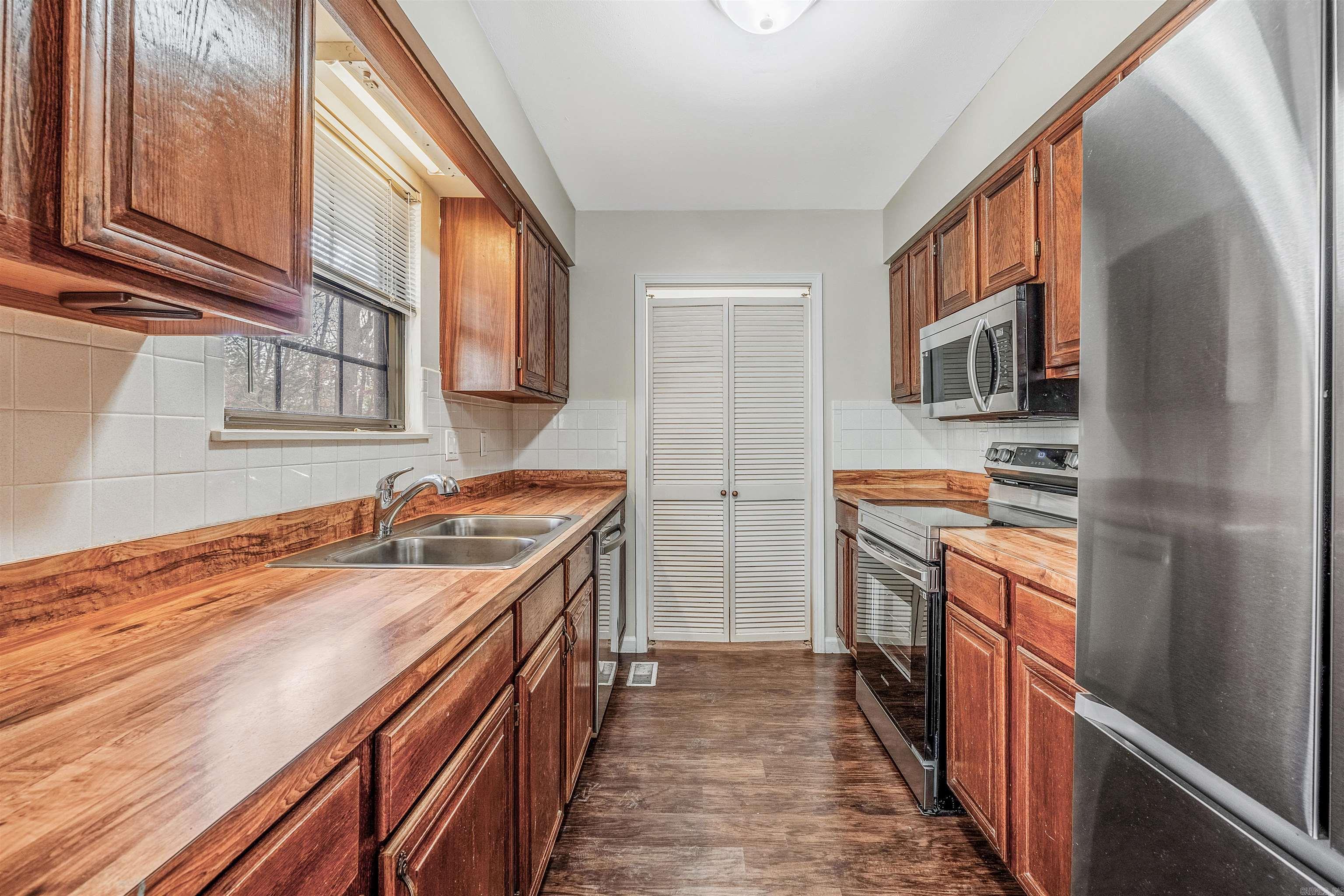 426  Woodlawn  Fairfield Bay, AR