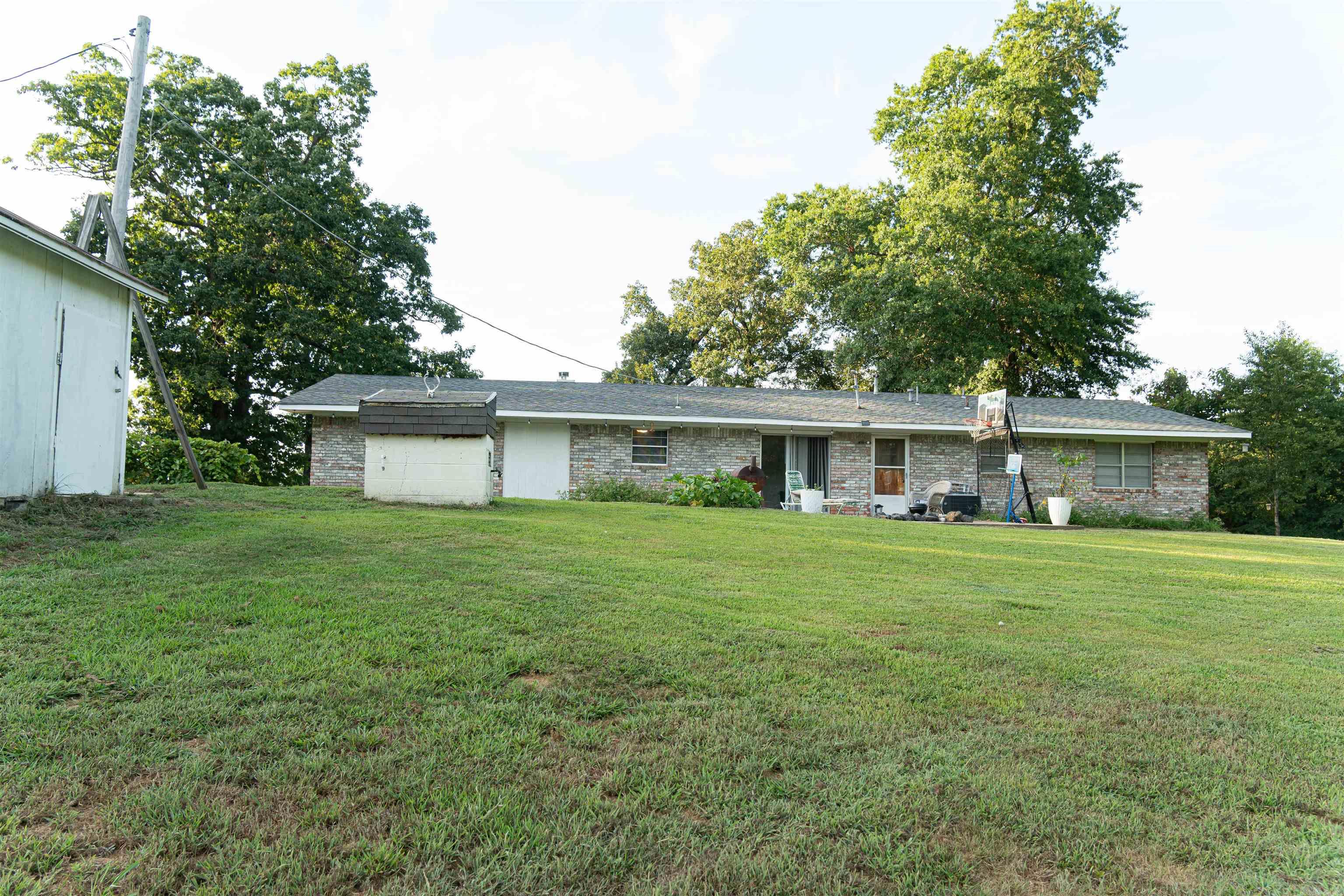 131  Dove  Mena, AR