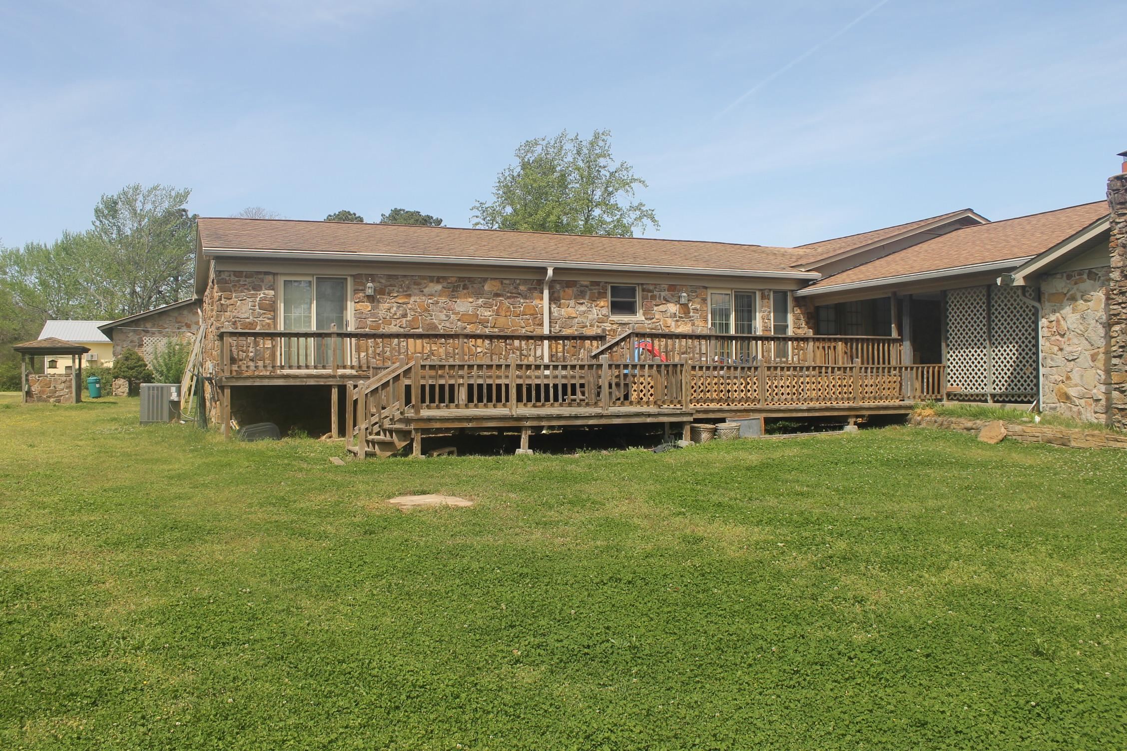 1112  Maple  Mountain View, AR