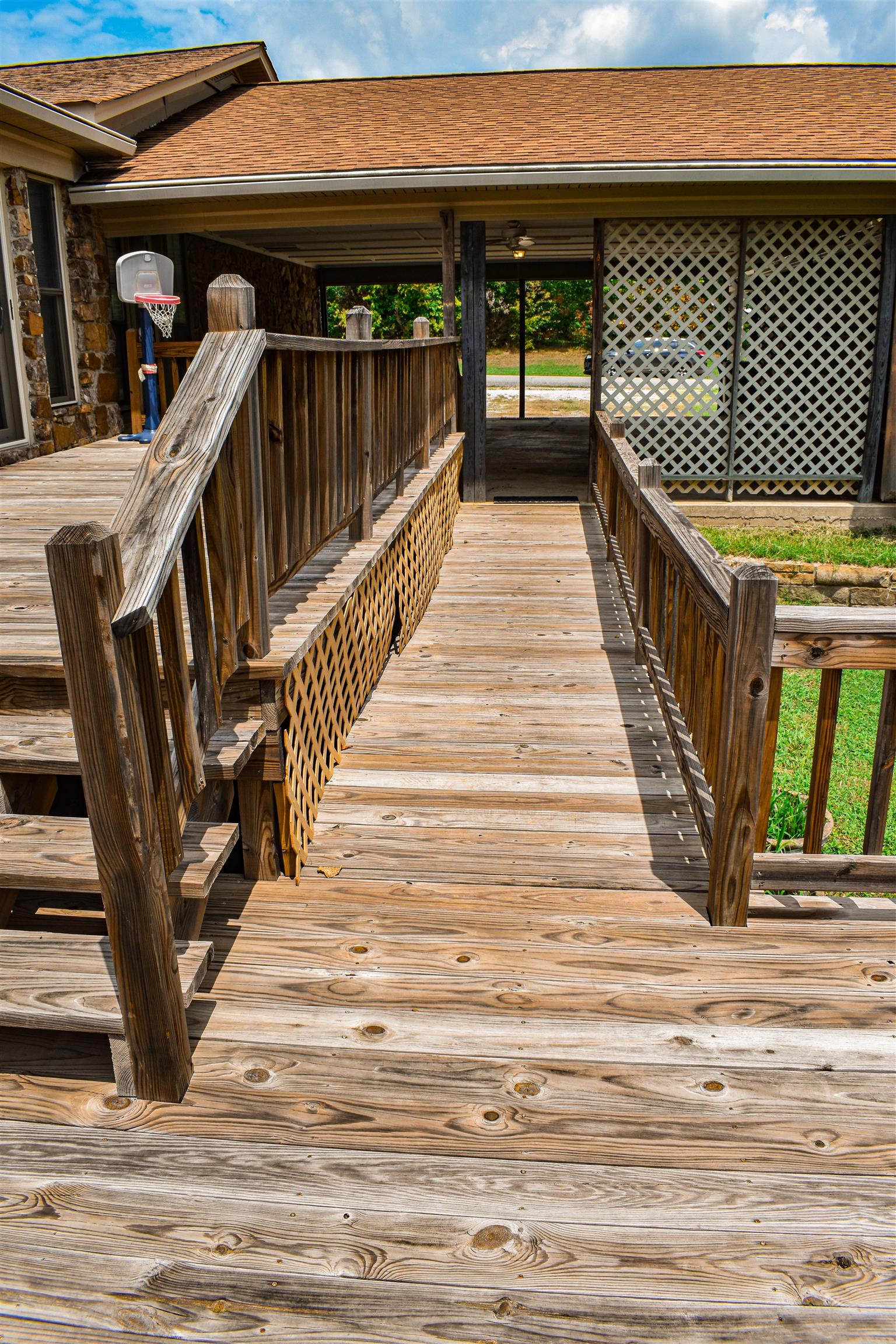 1112  Maple  Mountain View, AR