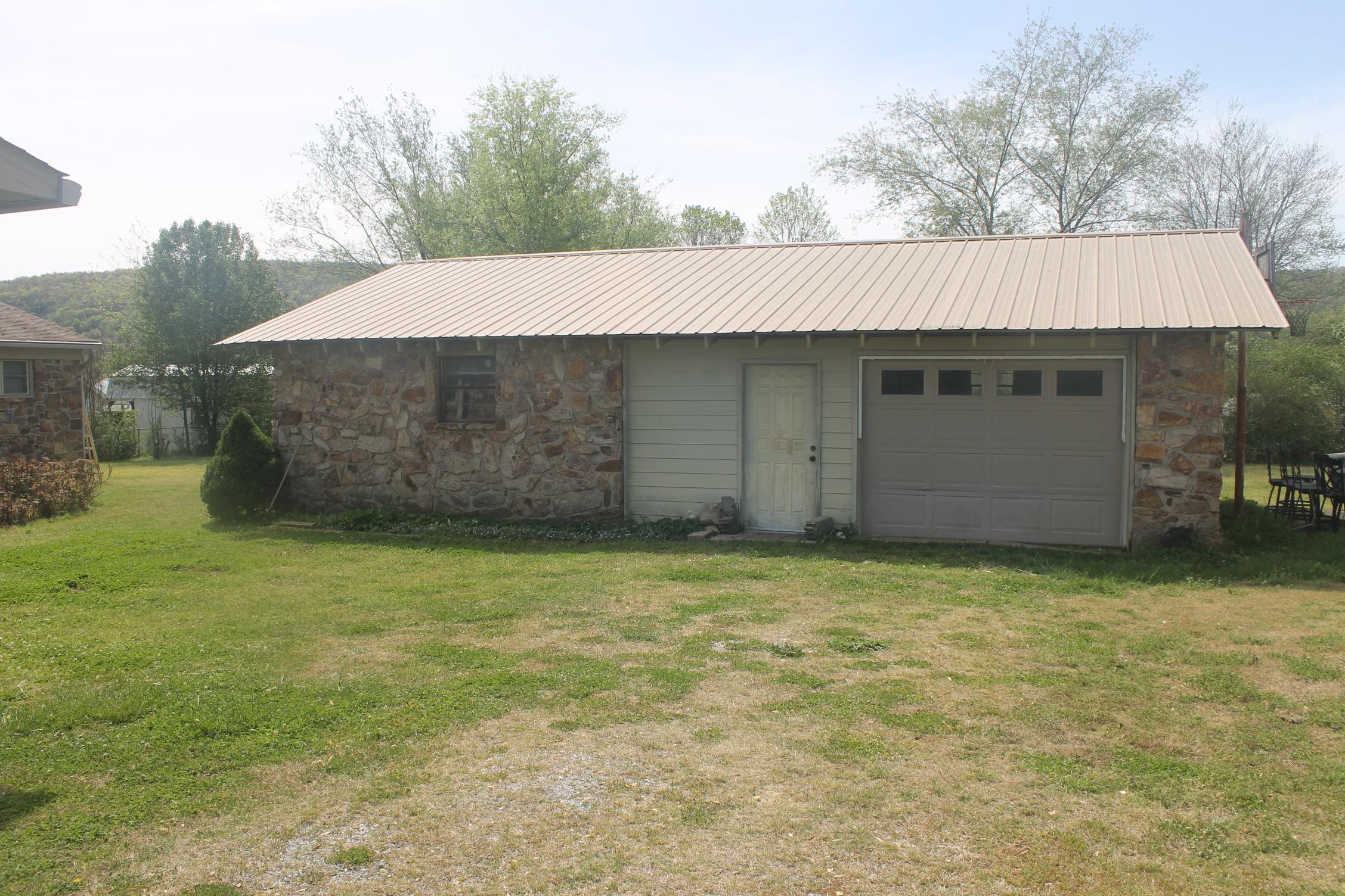 1112  Maple  Mountain View, AR