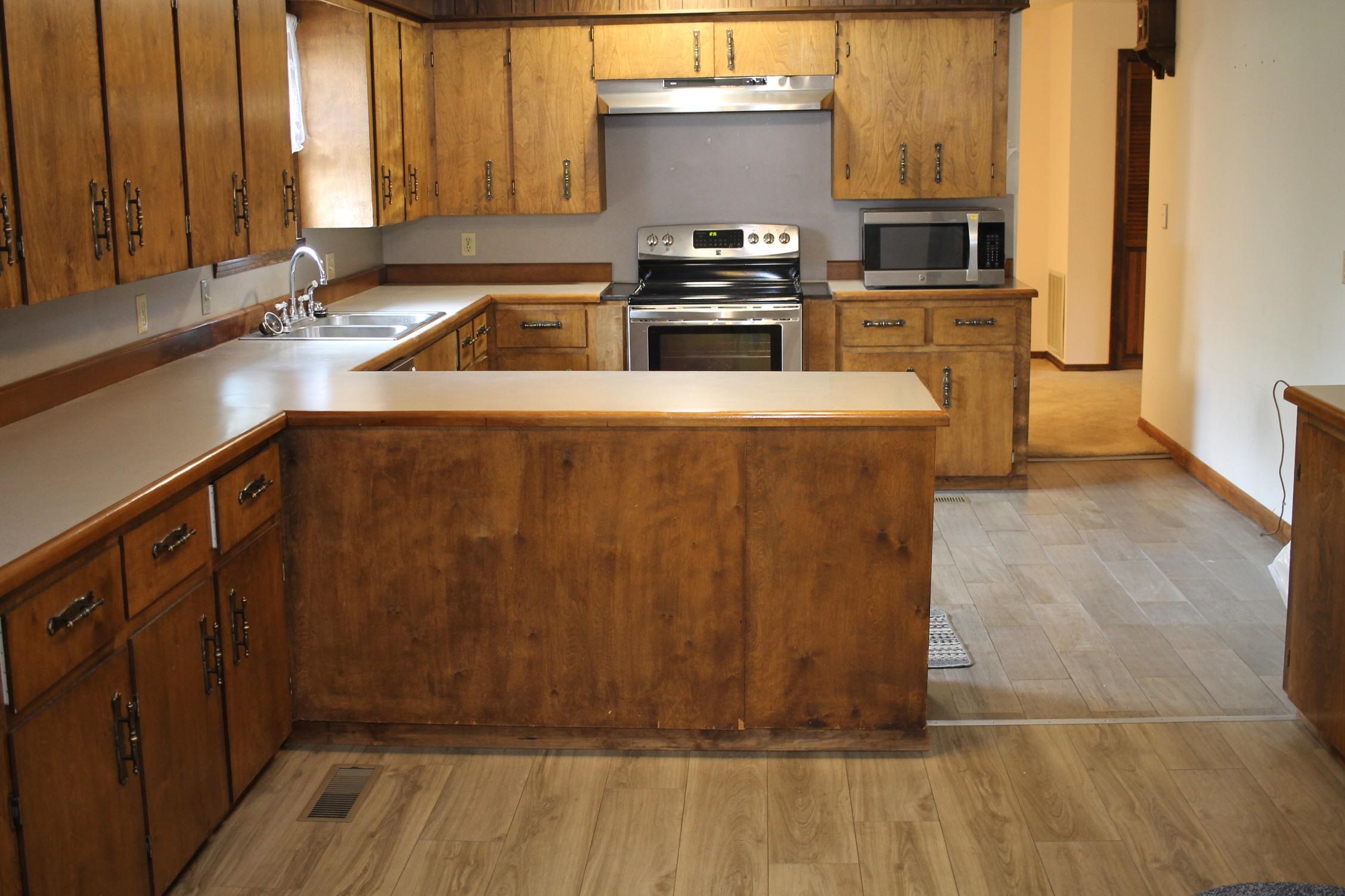 1112  Maple  Mountain View, AR
