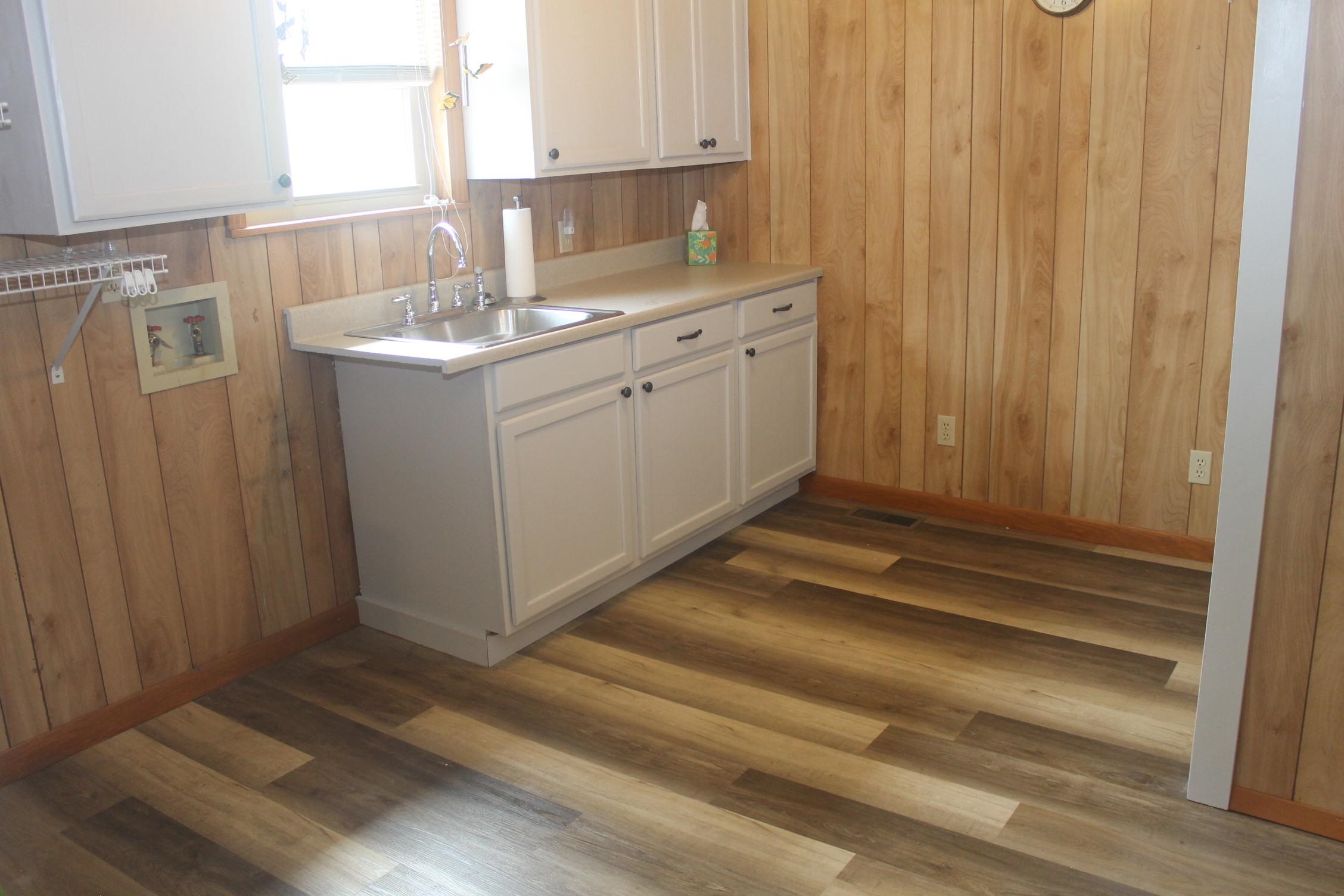1112  Maple  Mountain View, AR