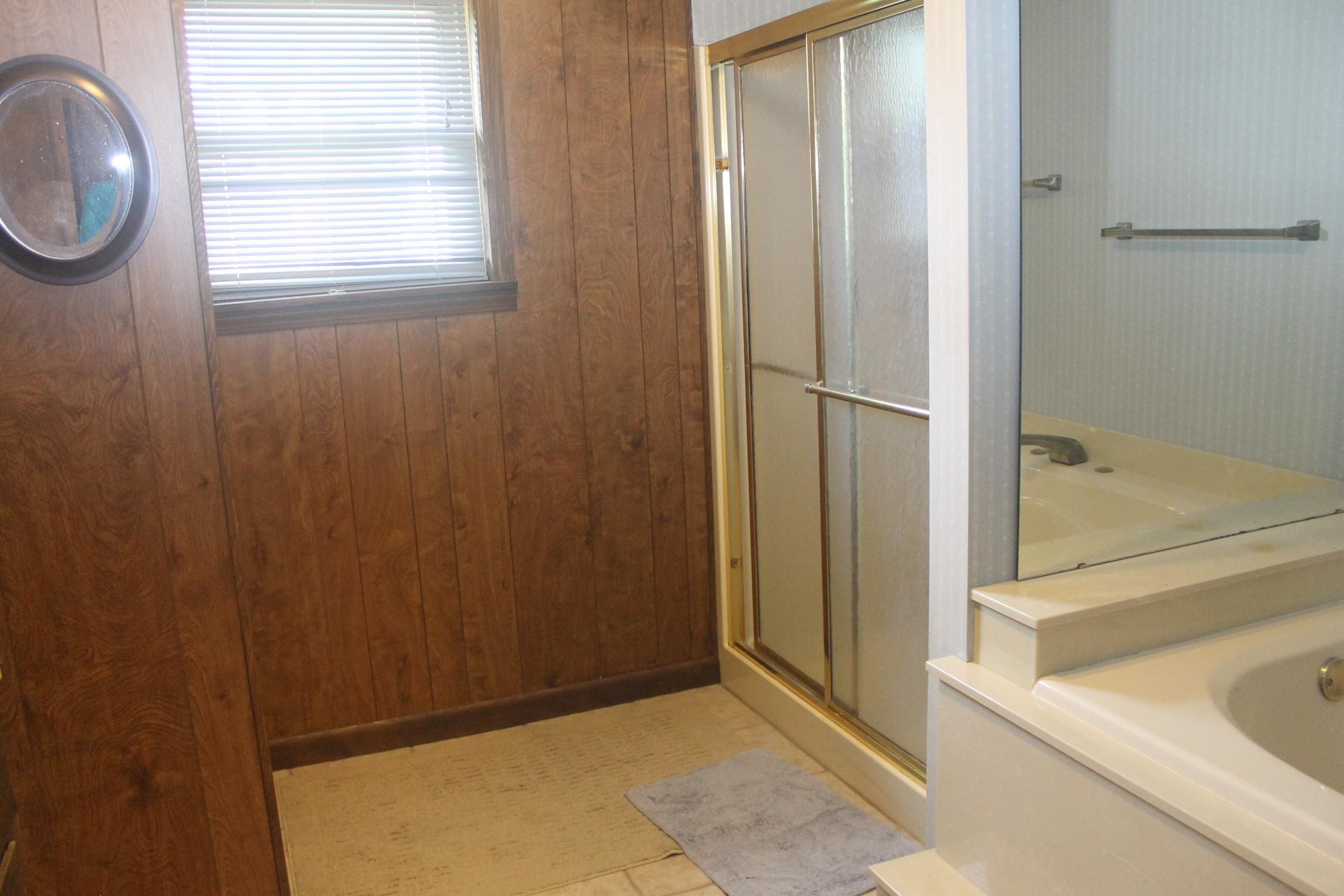 1112  Maple  Mountain View, AR