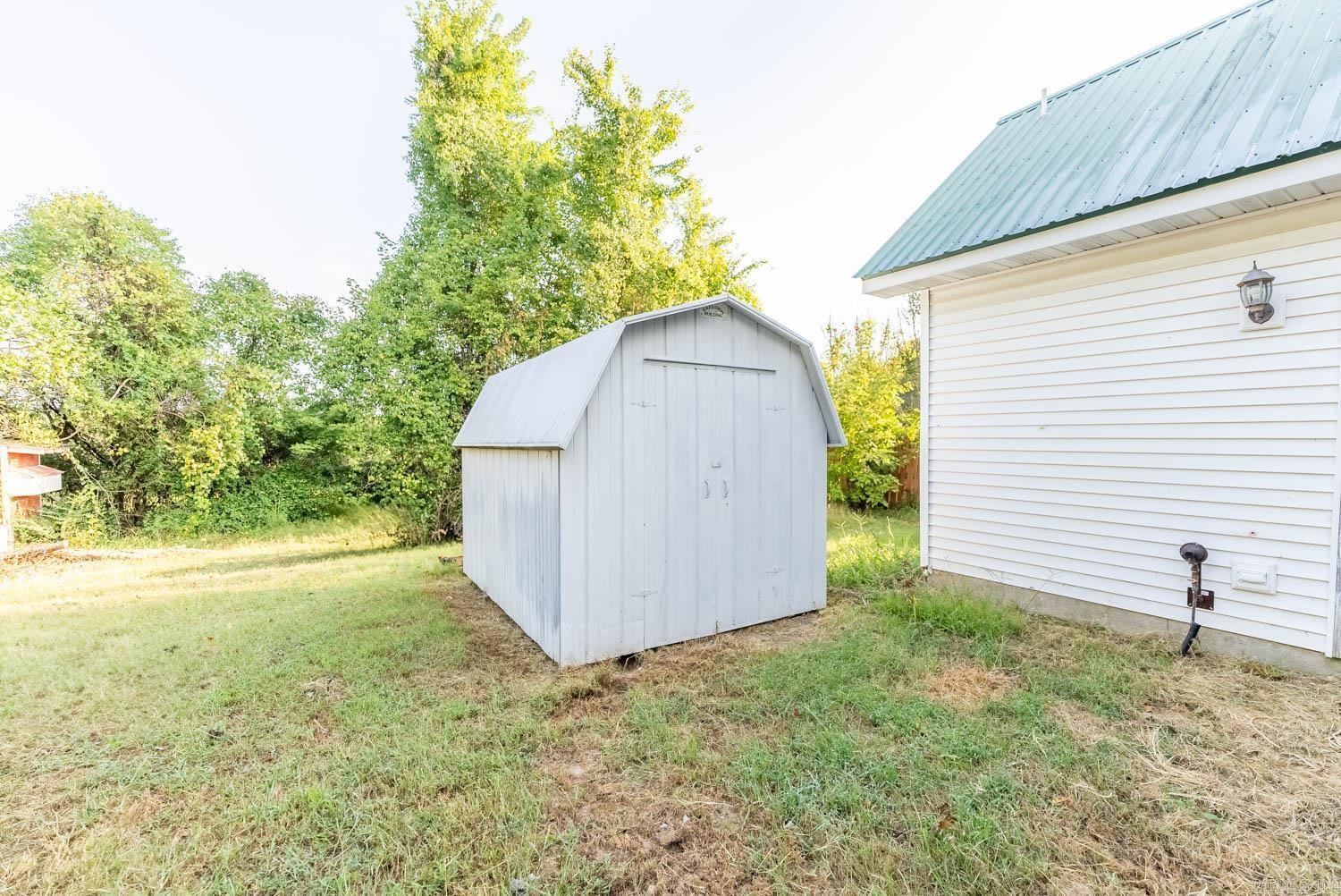 17136 North 9 Highway Mammoth Spring, AR 72554