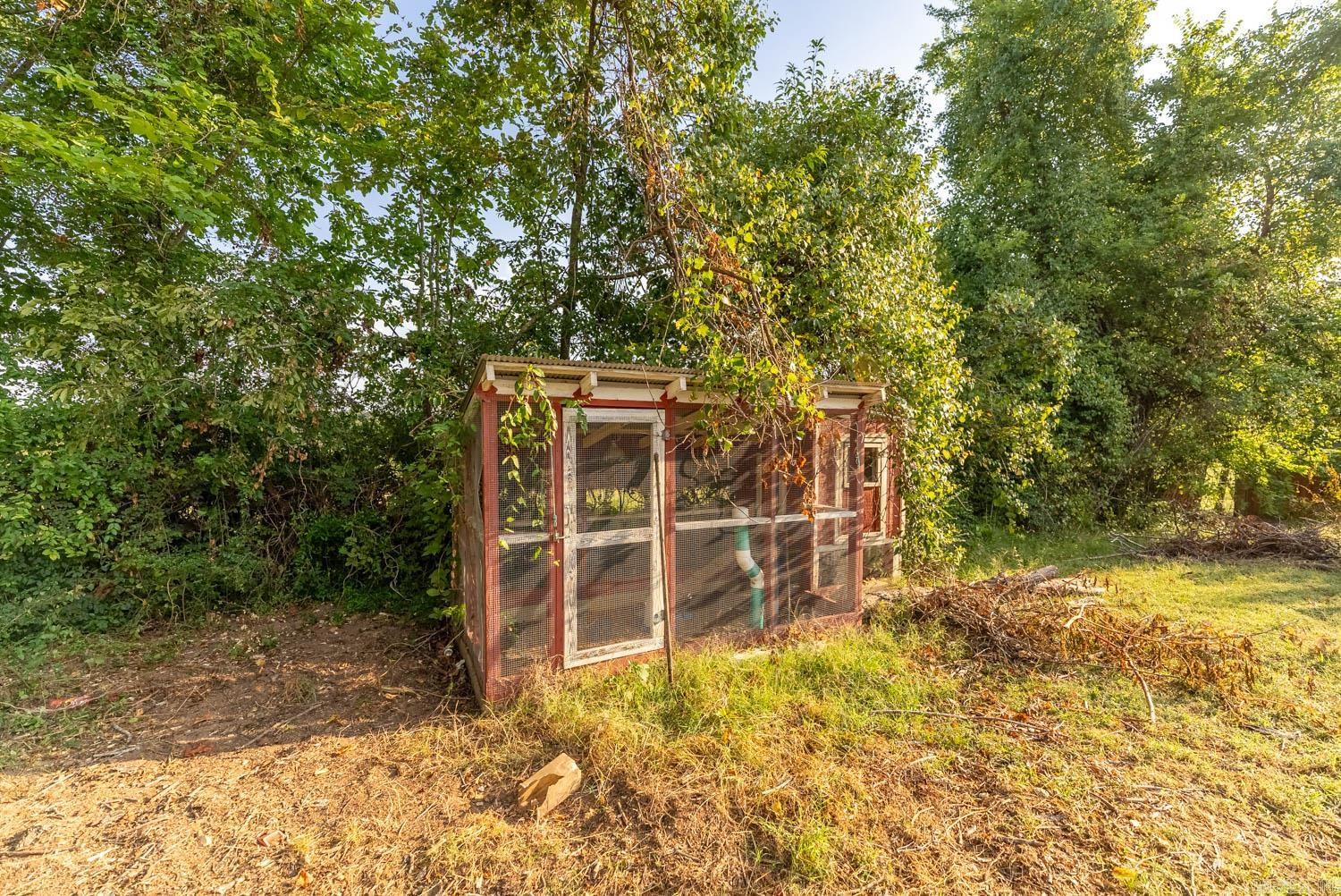 17136 North 9 Highway Mammoth Spring, AR 72554