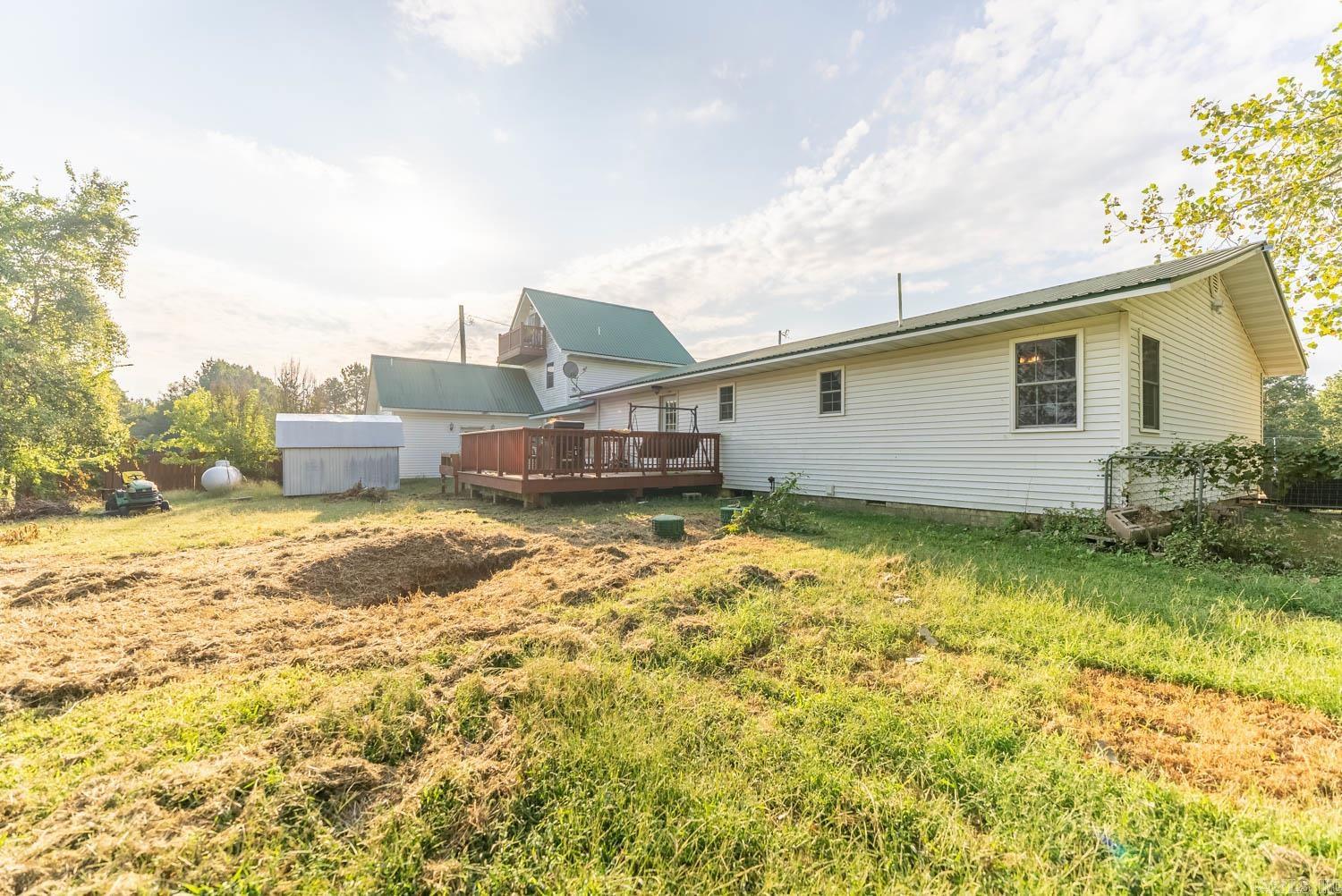 17136 North 9 Highway Mammoth Spring, AR 72554