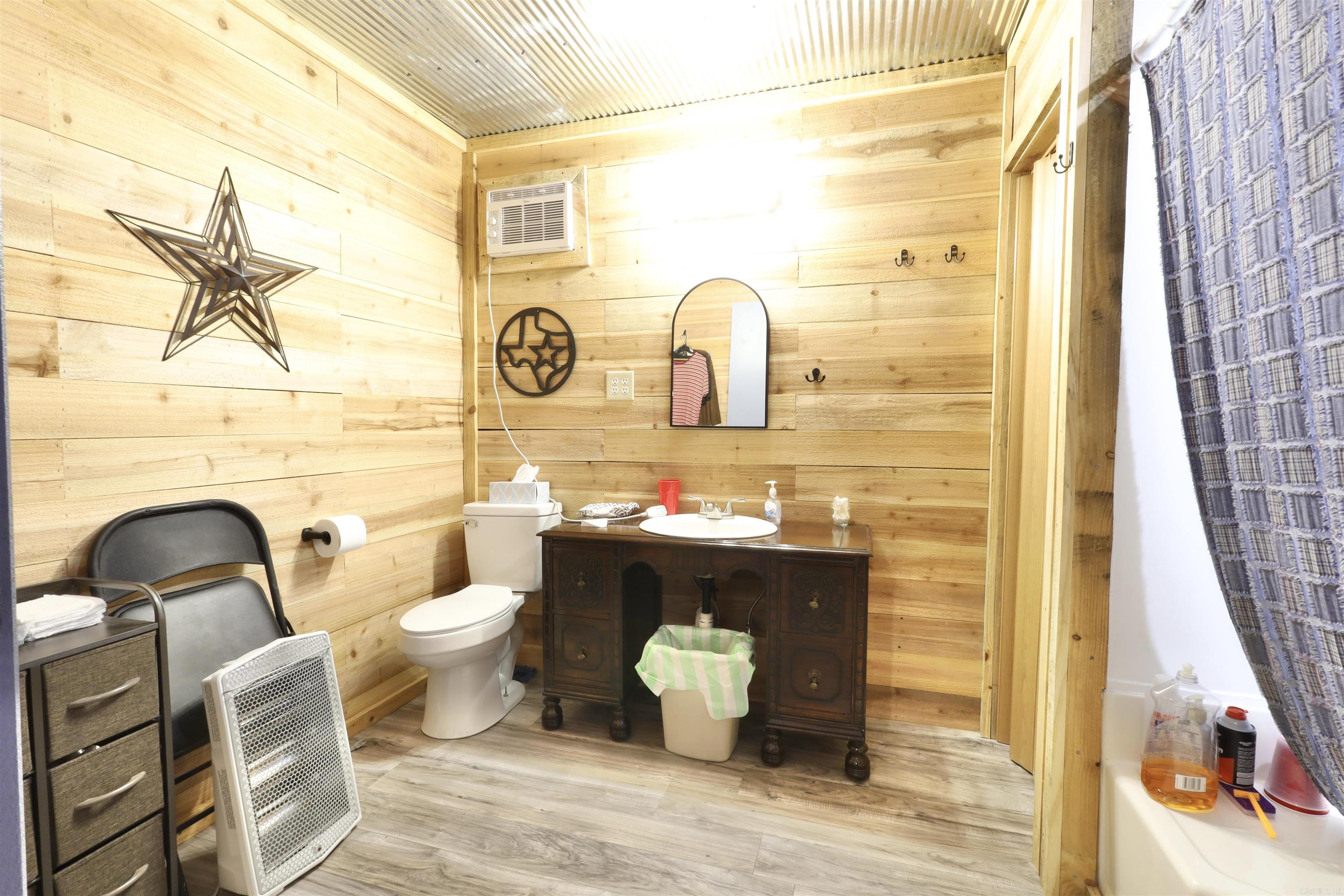 21  CHRIS ROAD  Amity, AR