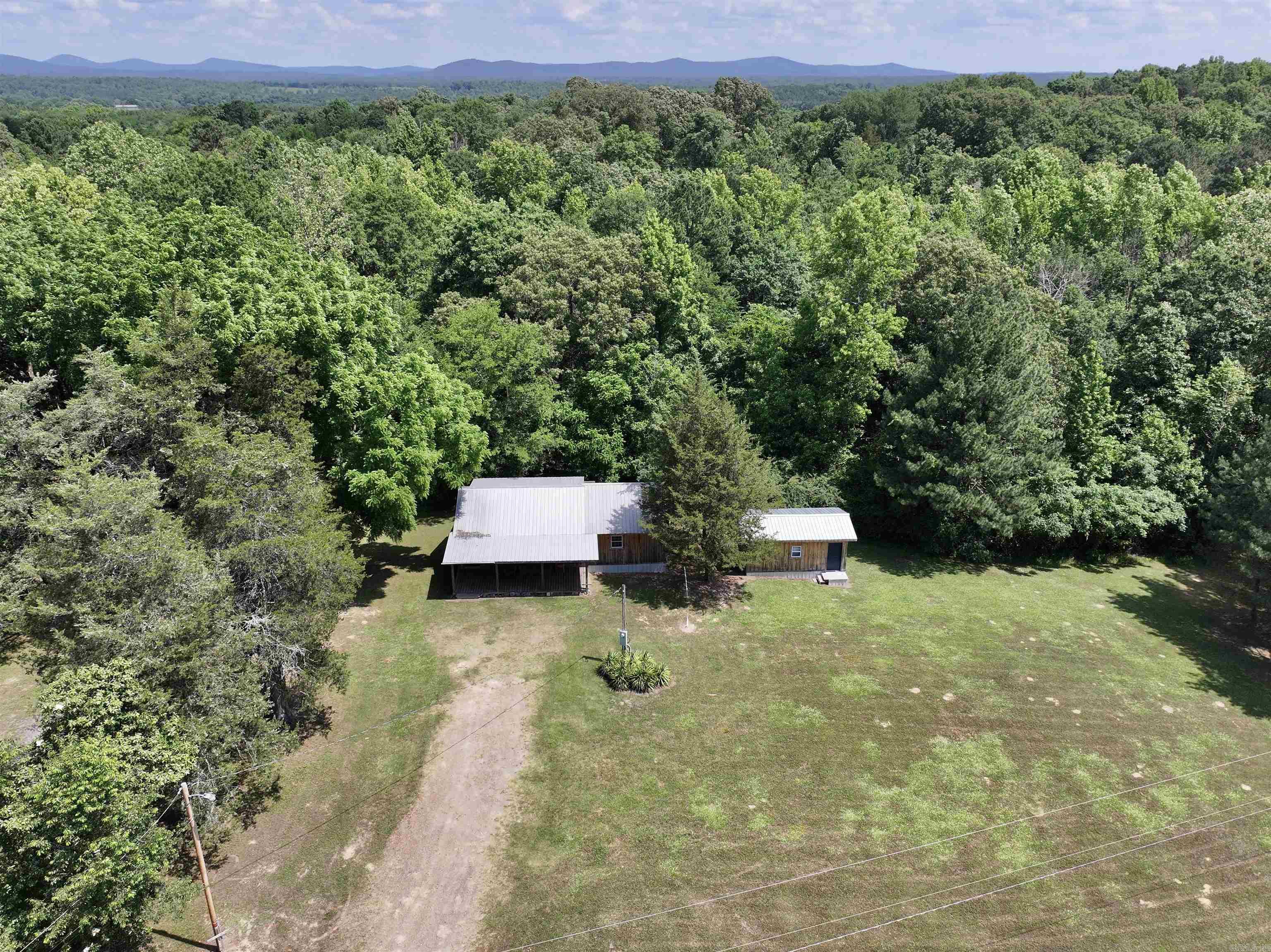 21  CHRIS ROAD  Amity, AR