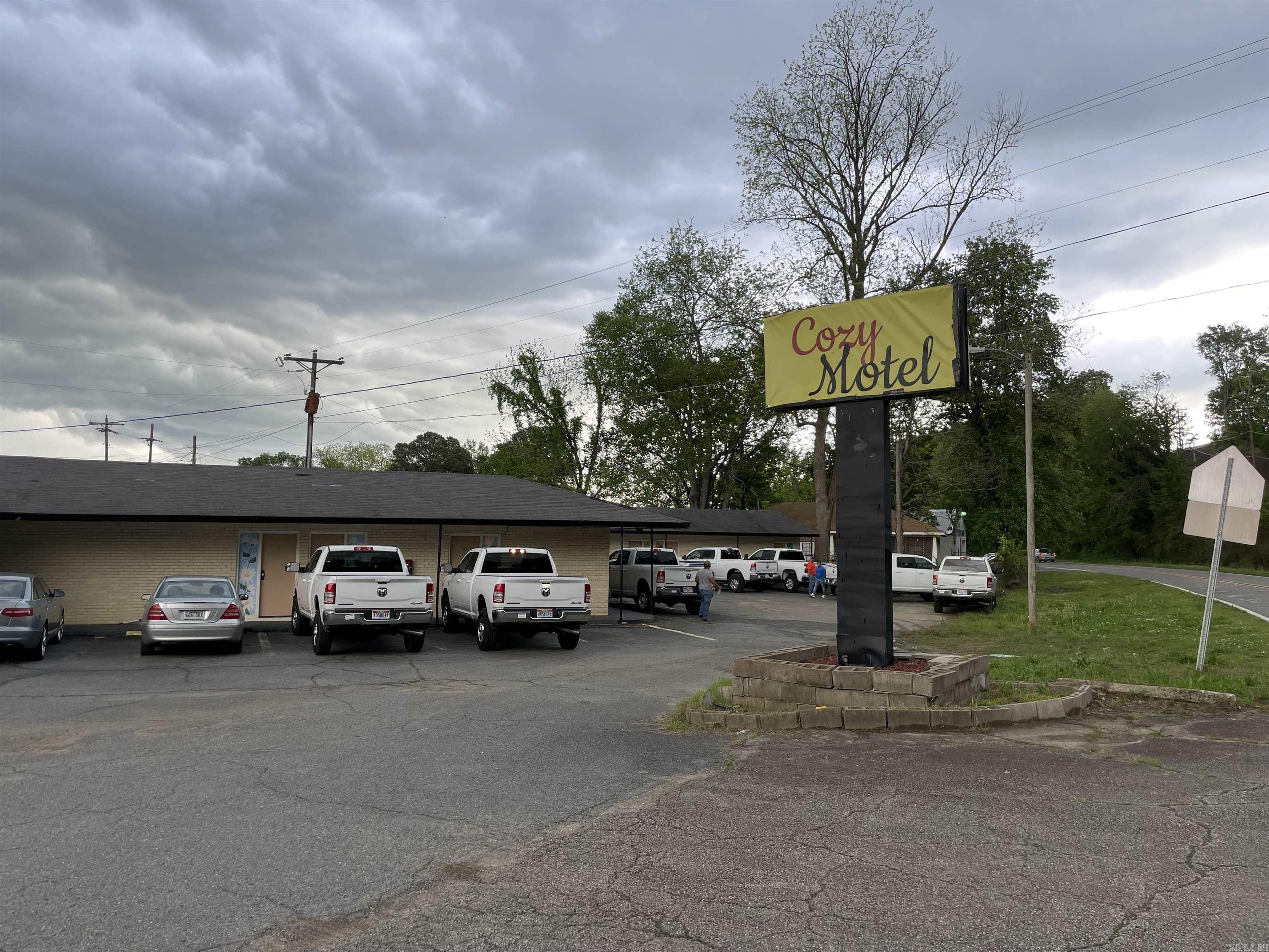424  Highway 65B  Clinton, AR