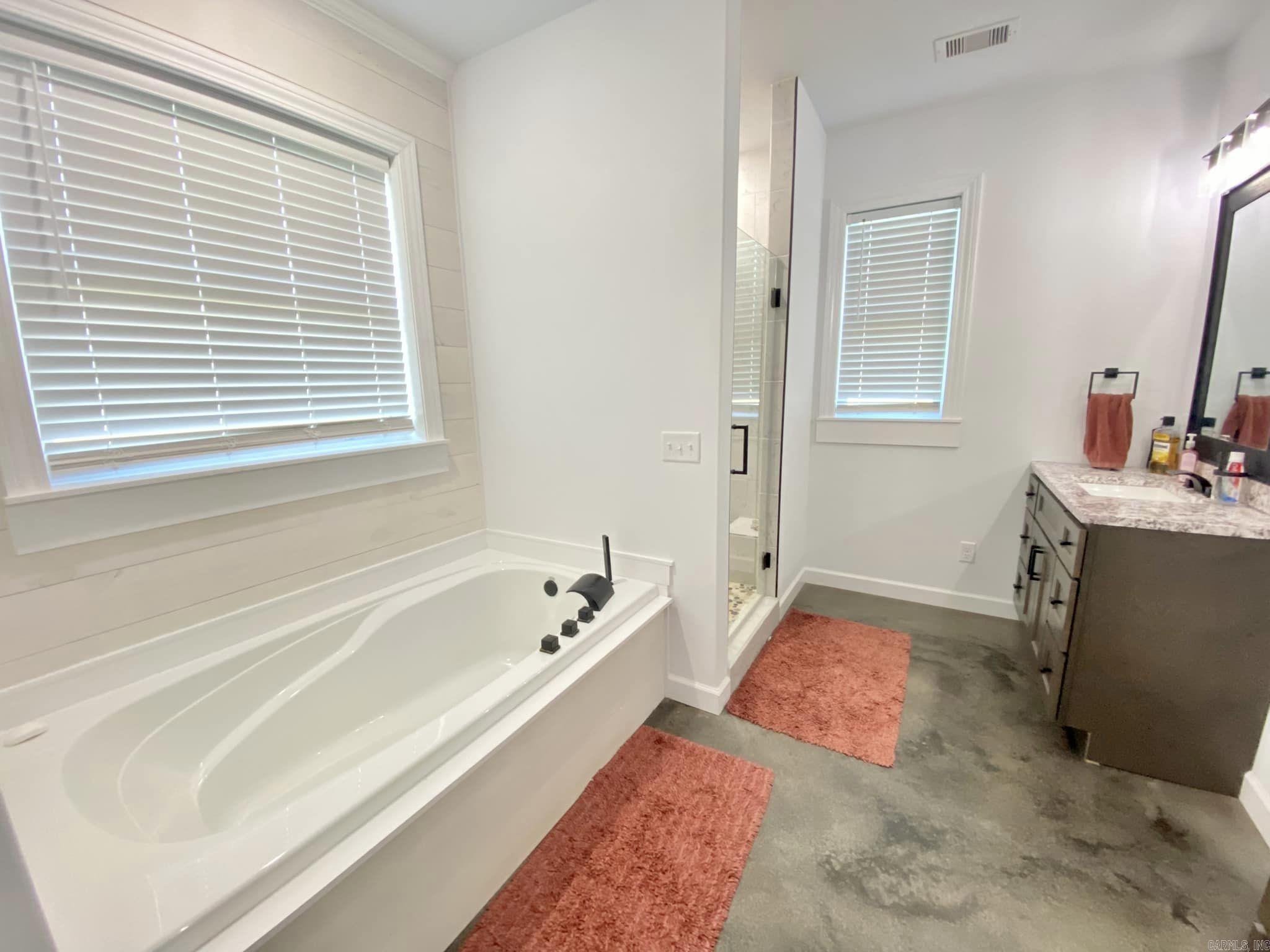 525  Harding Blvd  Mountain View, AR