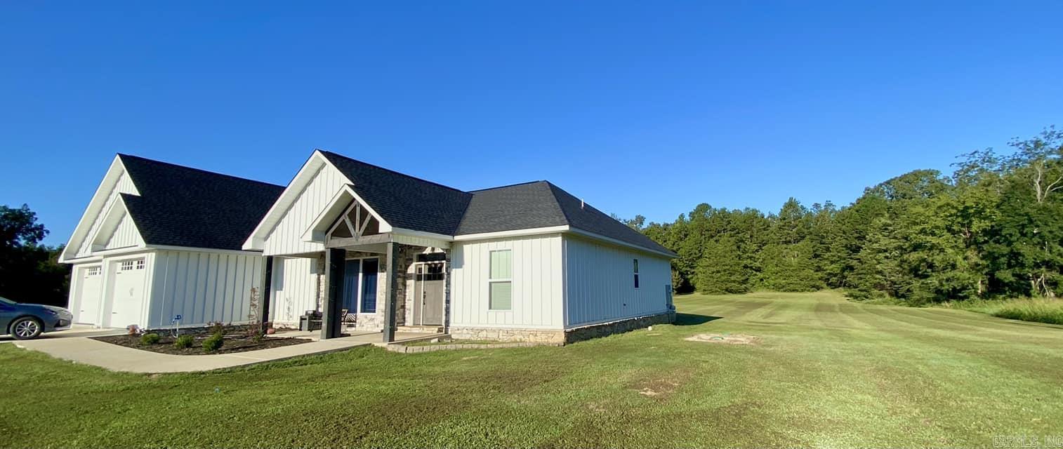 525  Harding Blvd  Mountain View, AR