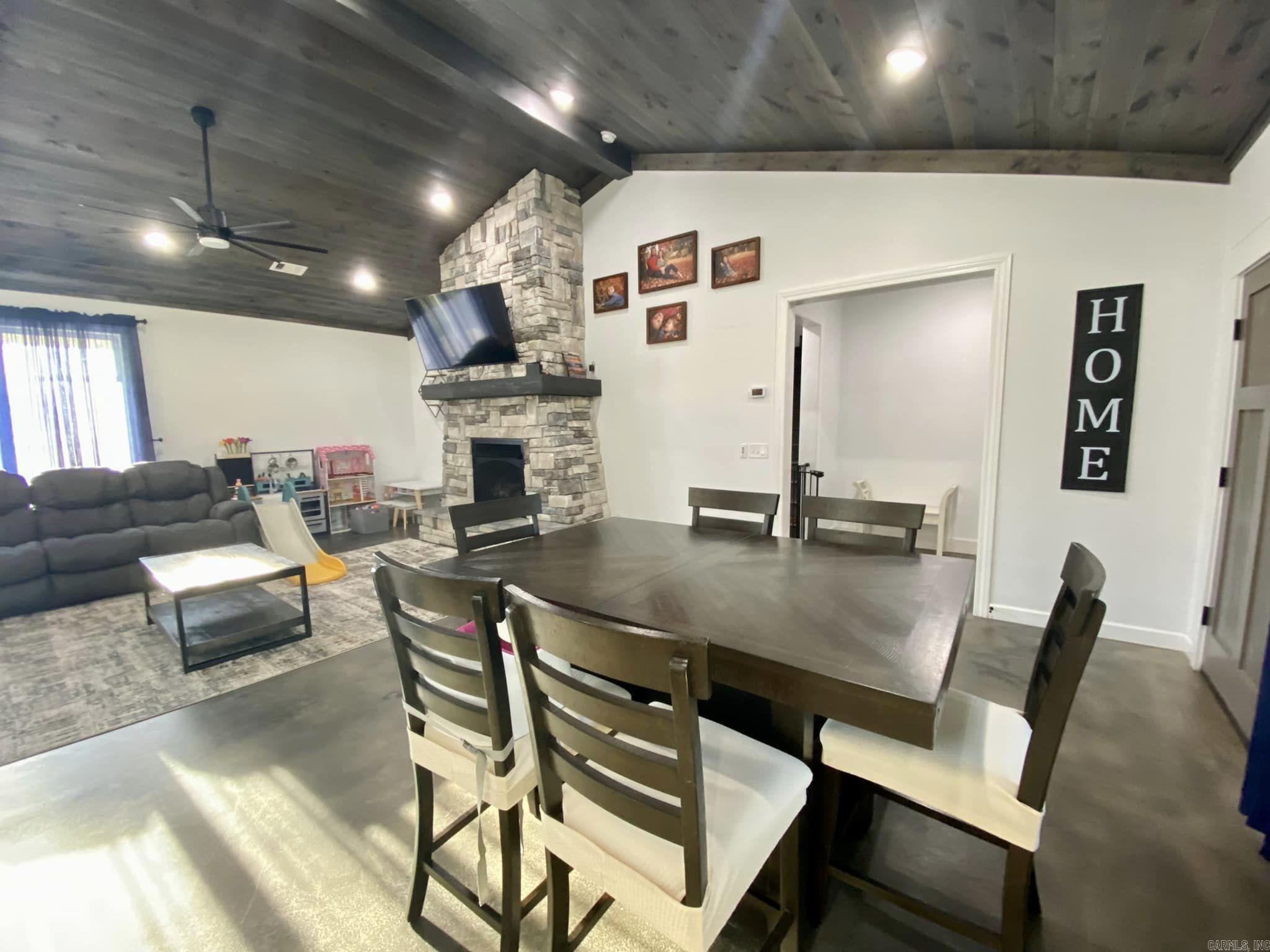525  Harding Blvd  Mountain View, AR