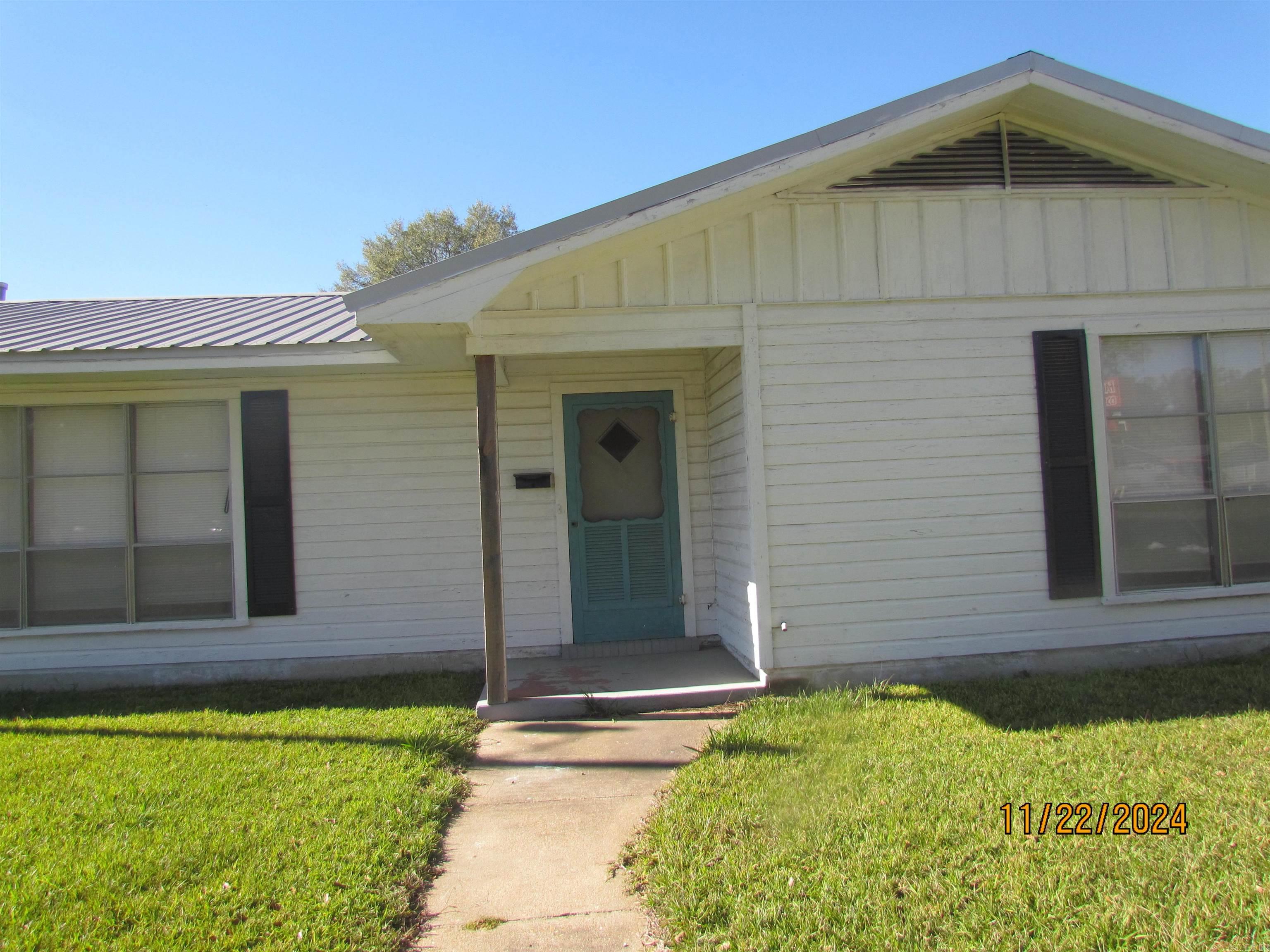 701 N Main  Hamburg, AR