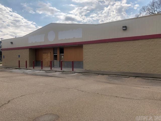 210 S Main  Junction City, LA