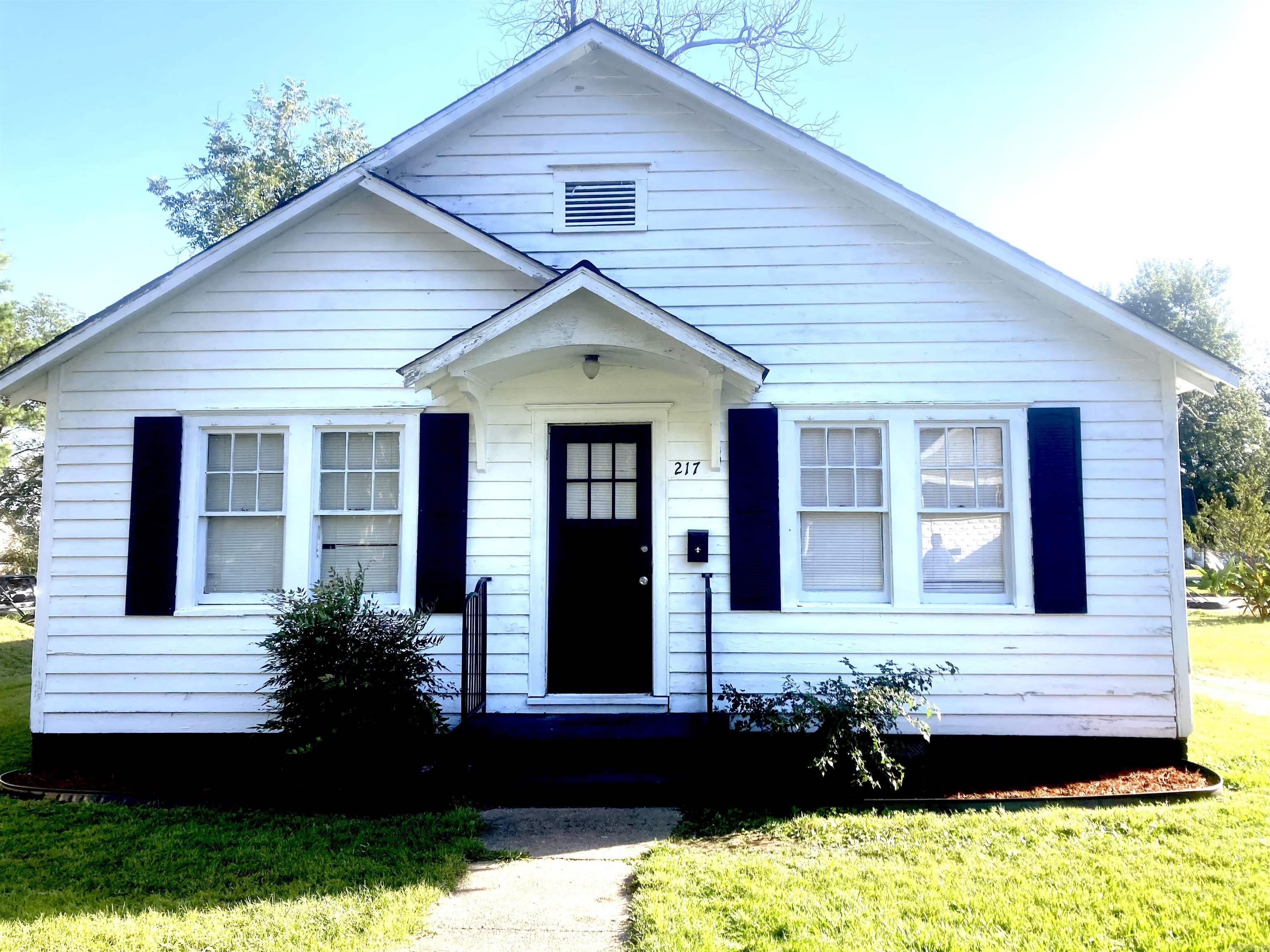 217 W 3rd  Rector, AR