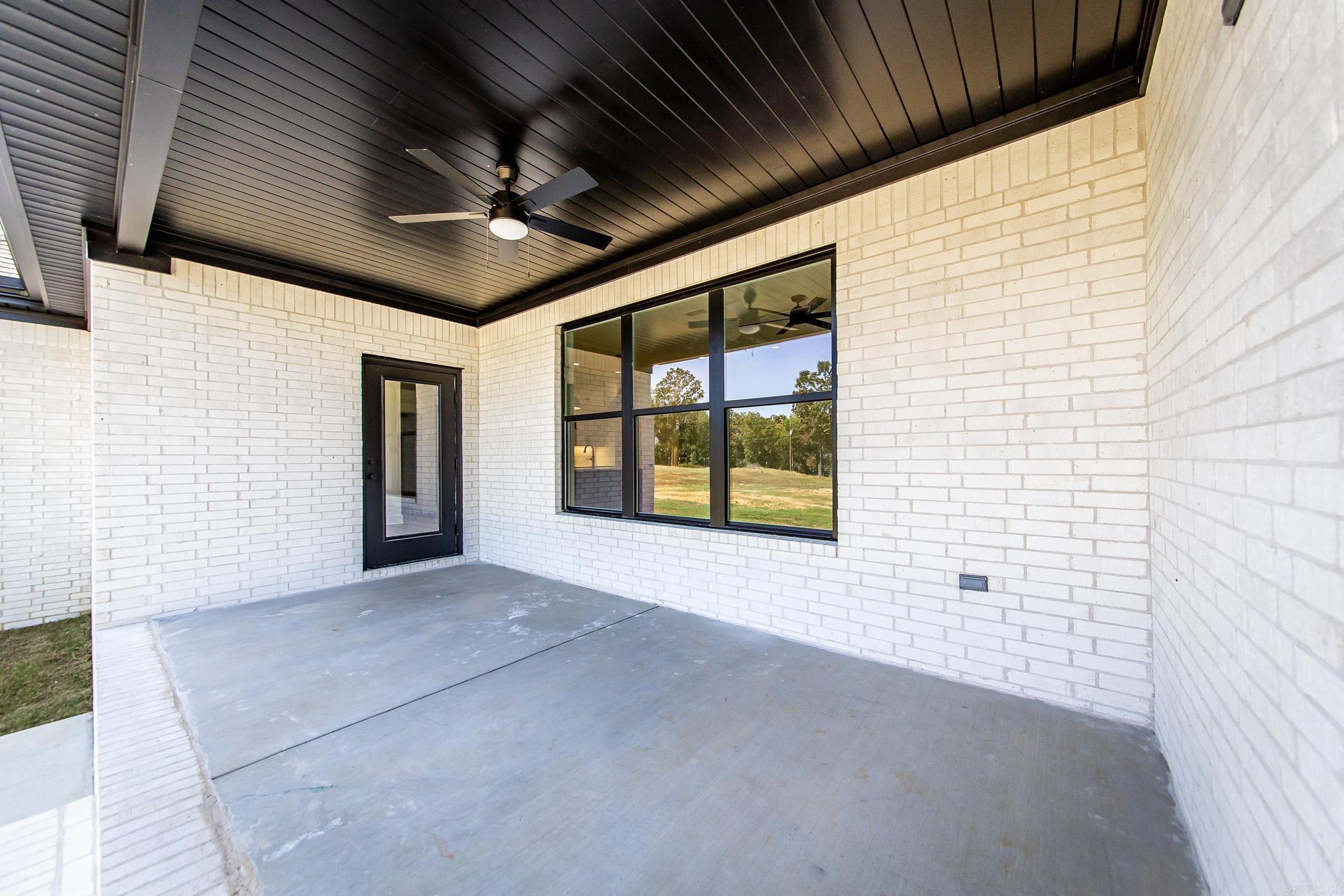 57  Republican Loop  Greenbrier, AR