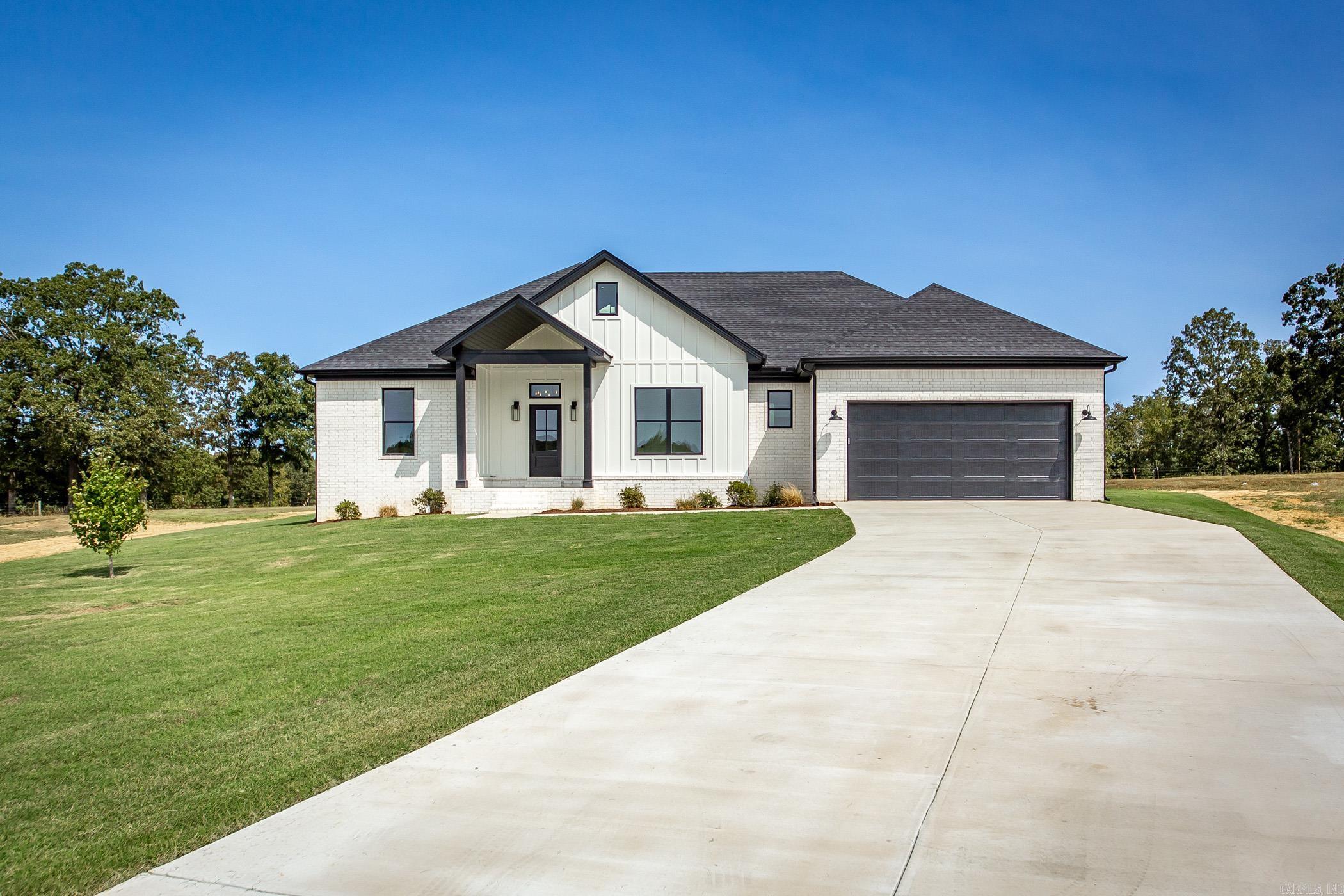 57  Republican Loop  Greenbrier, AR