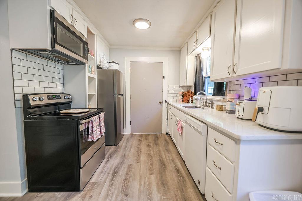 211 Sunset Rd