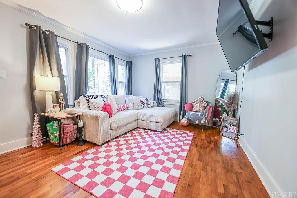 211 Sunset Rd