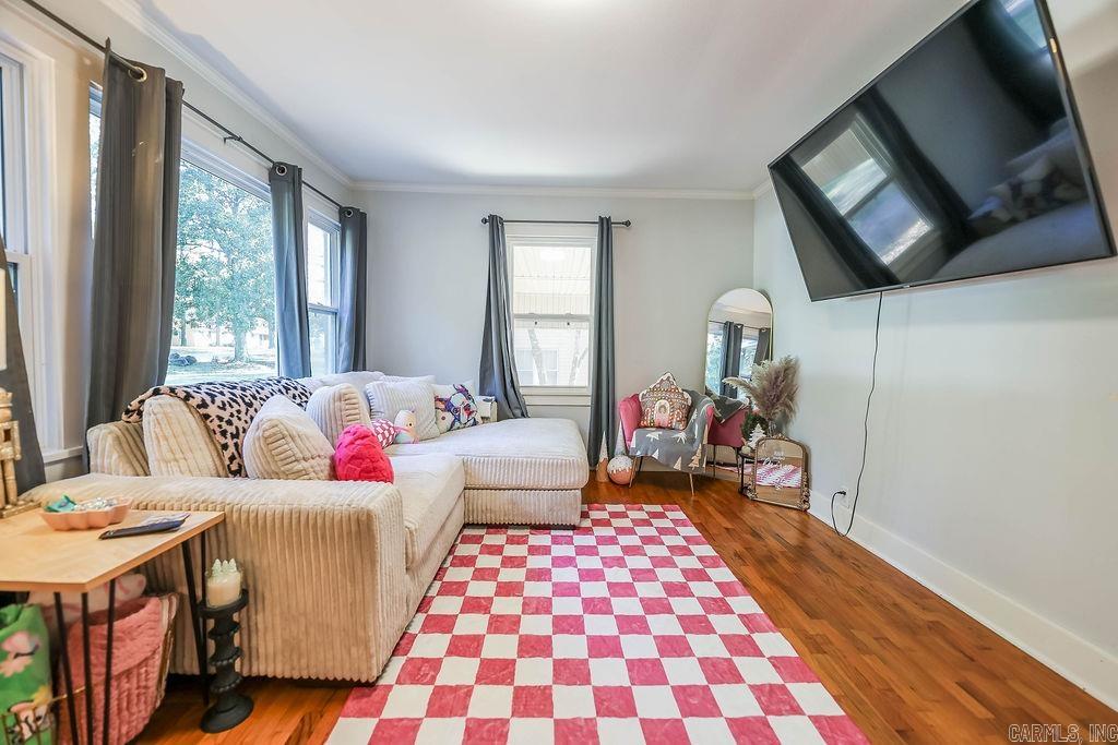 211 Sunset Rd